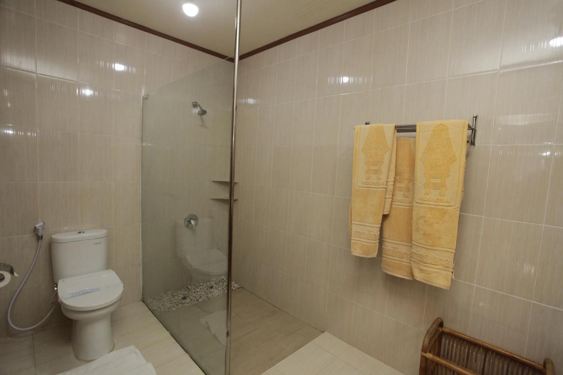 Toraja Misiliana Hotel Deluxe Room 2