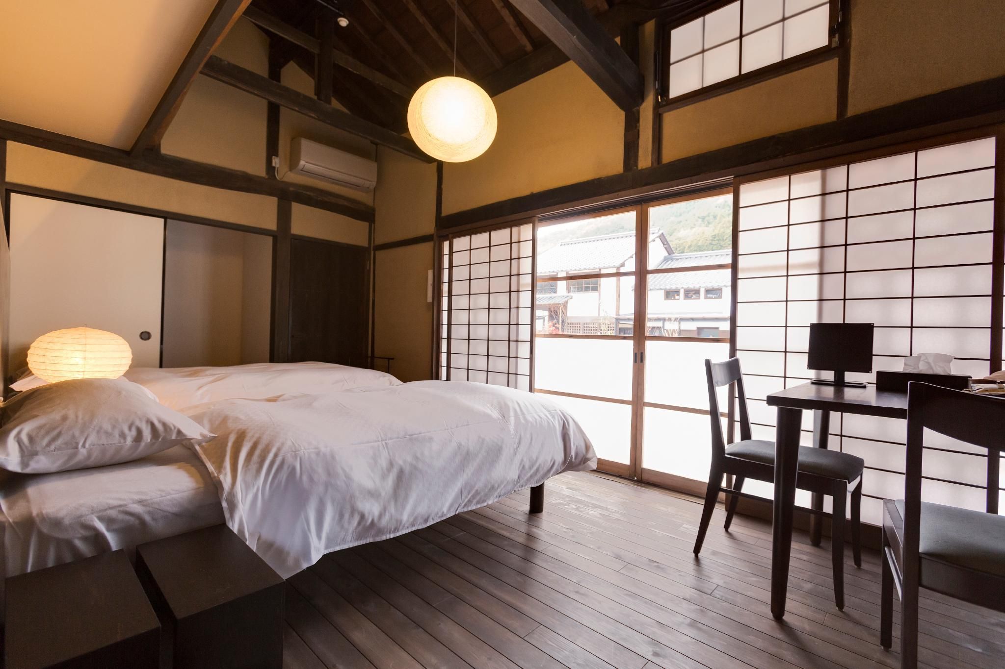 Compact Twin Room