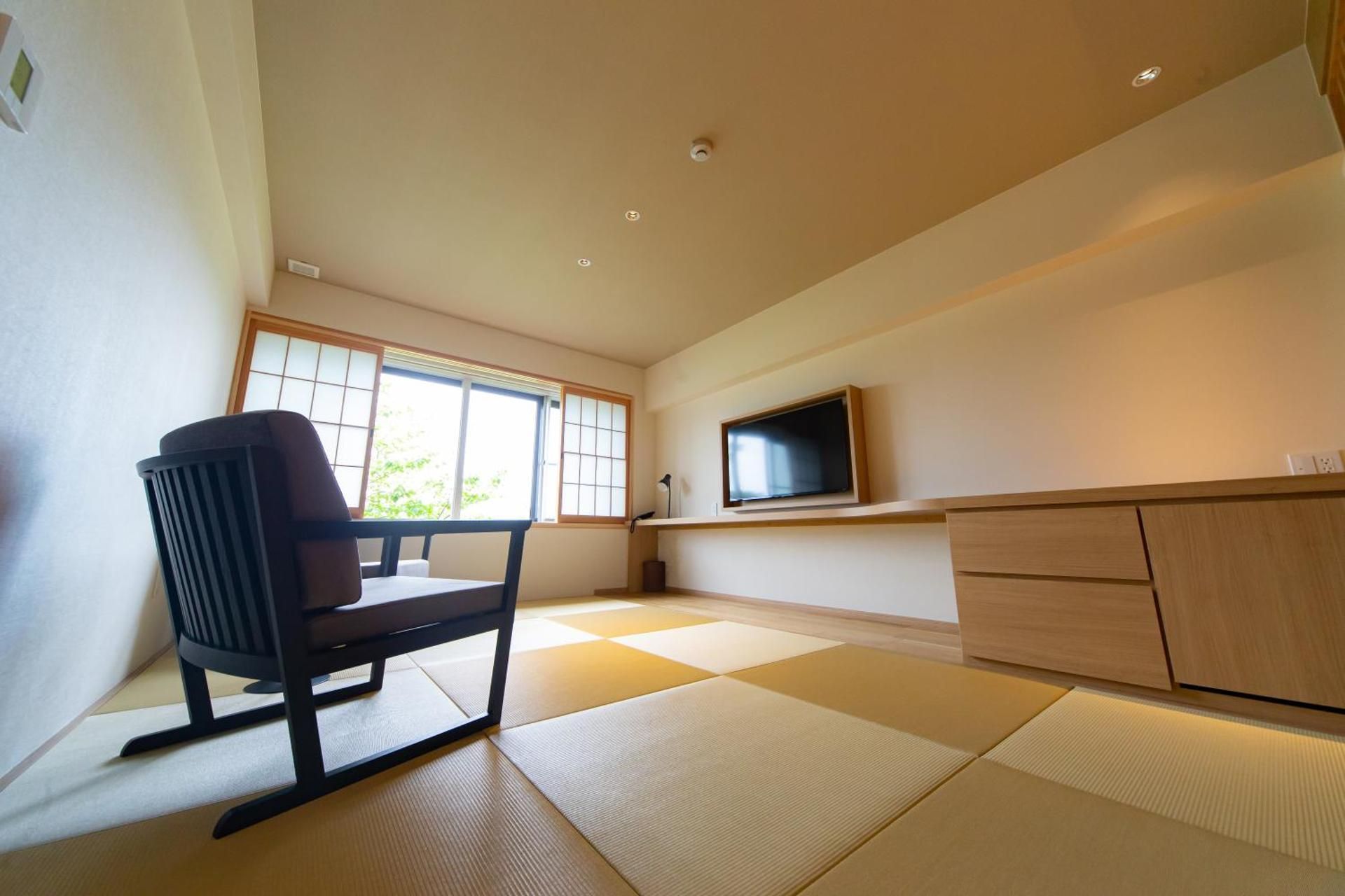 ENJI Japanese-Western Style Room with Continuous-flow Hot Spring