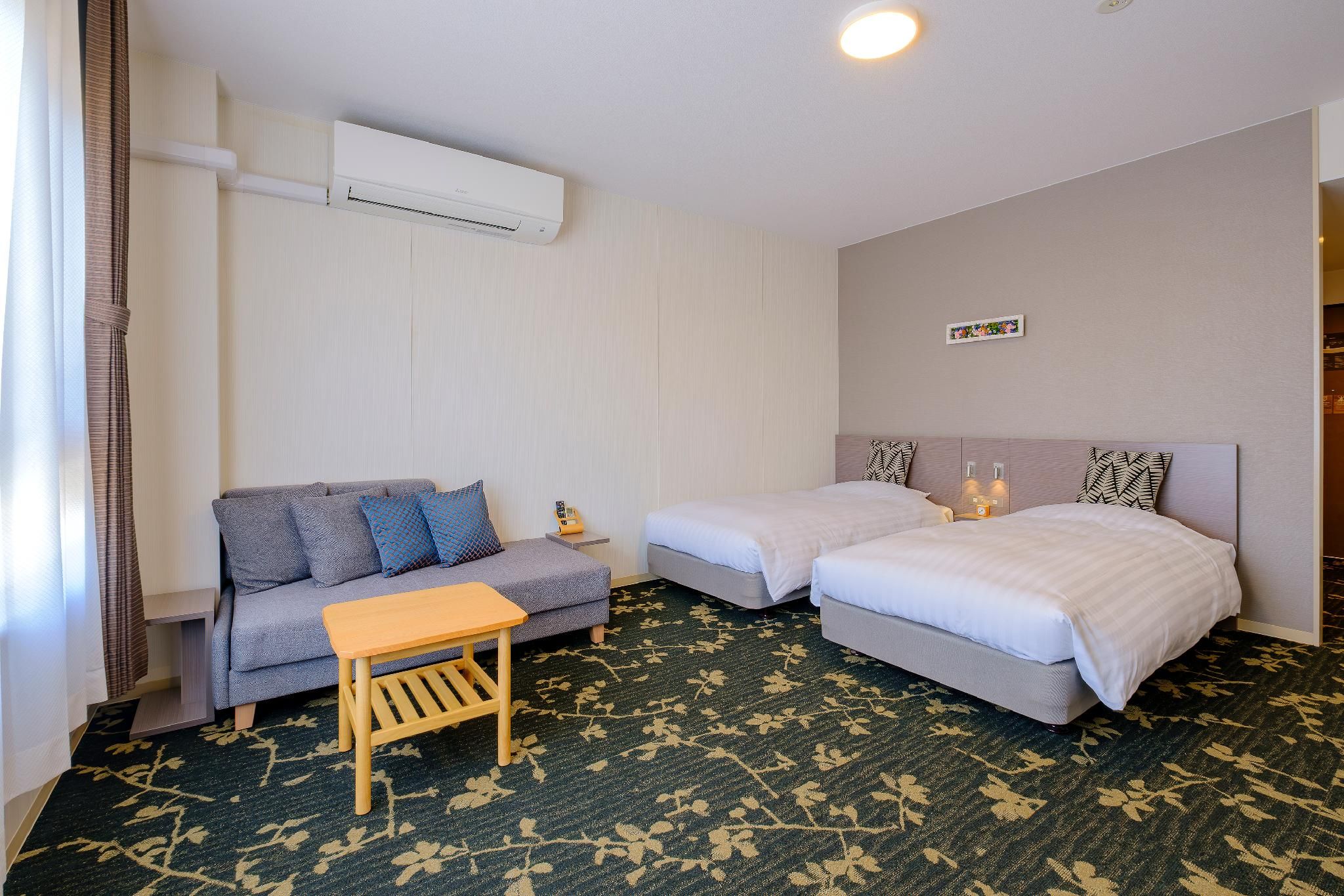 Twin Room B