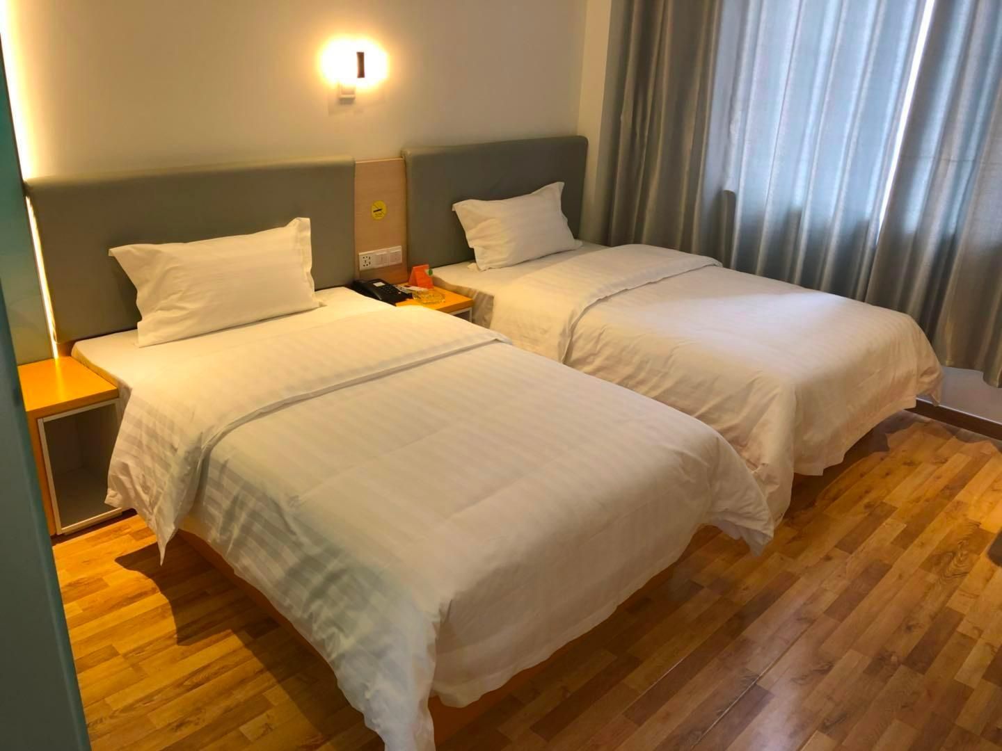 WH - Traditional Bed Room