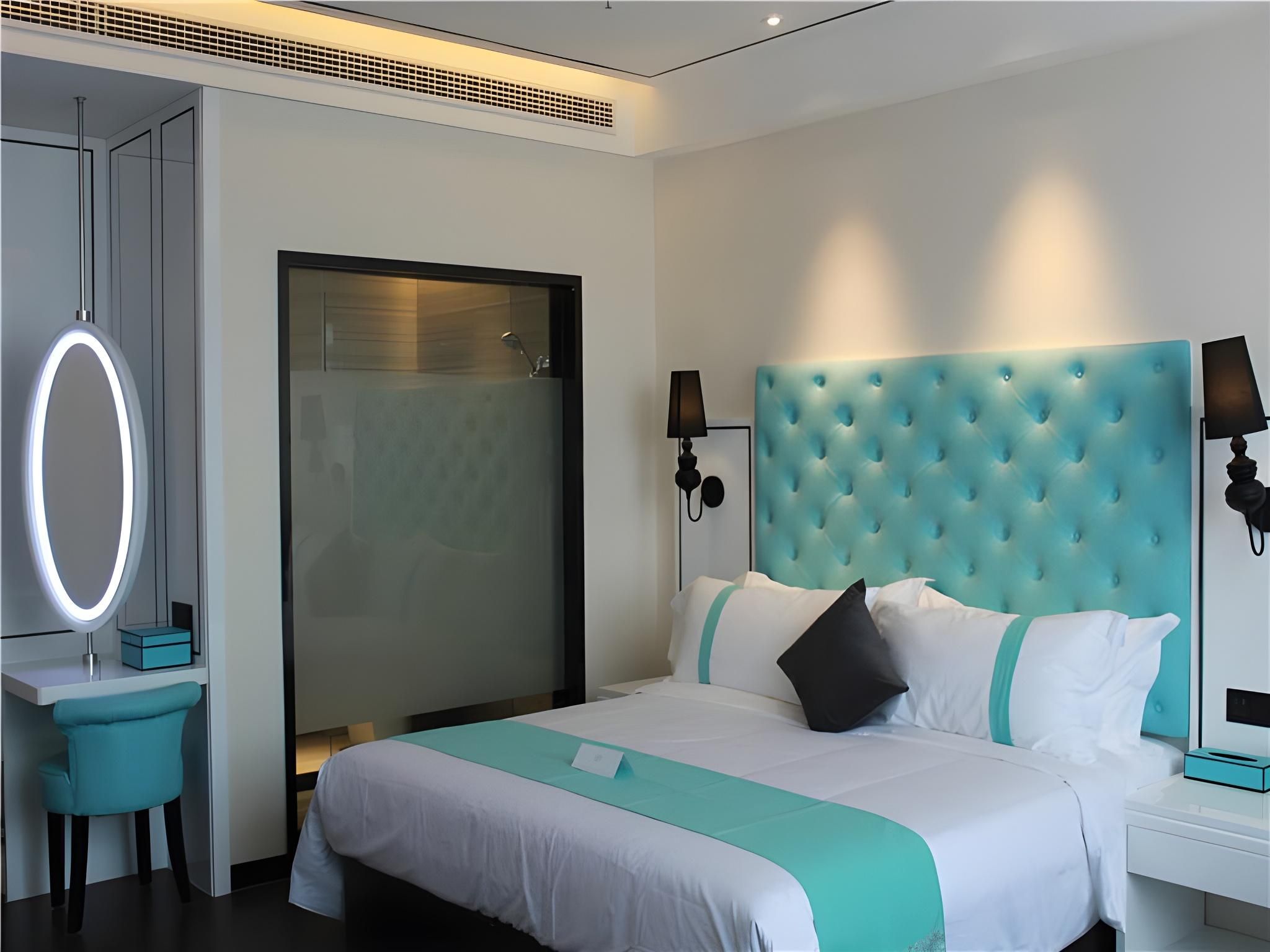 Xana -Romantic Bed Room