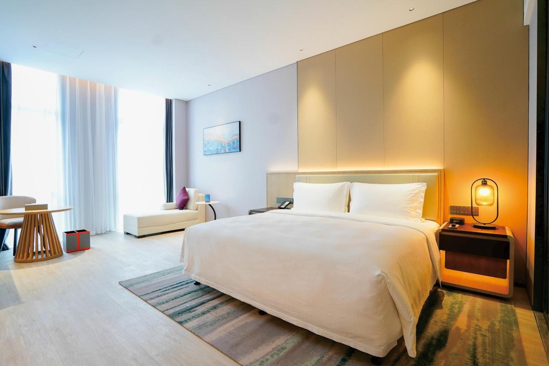 Deluxe King Bed Room, Non-Smoking