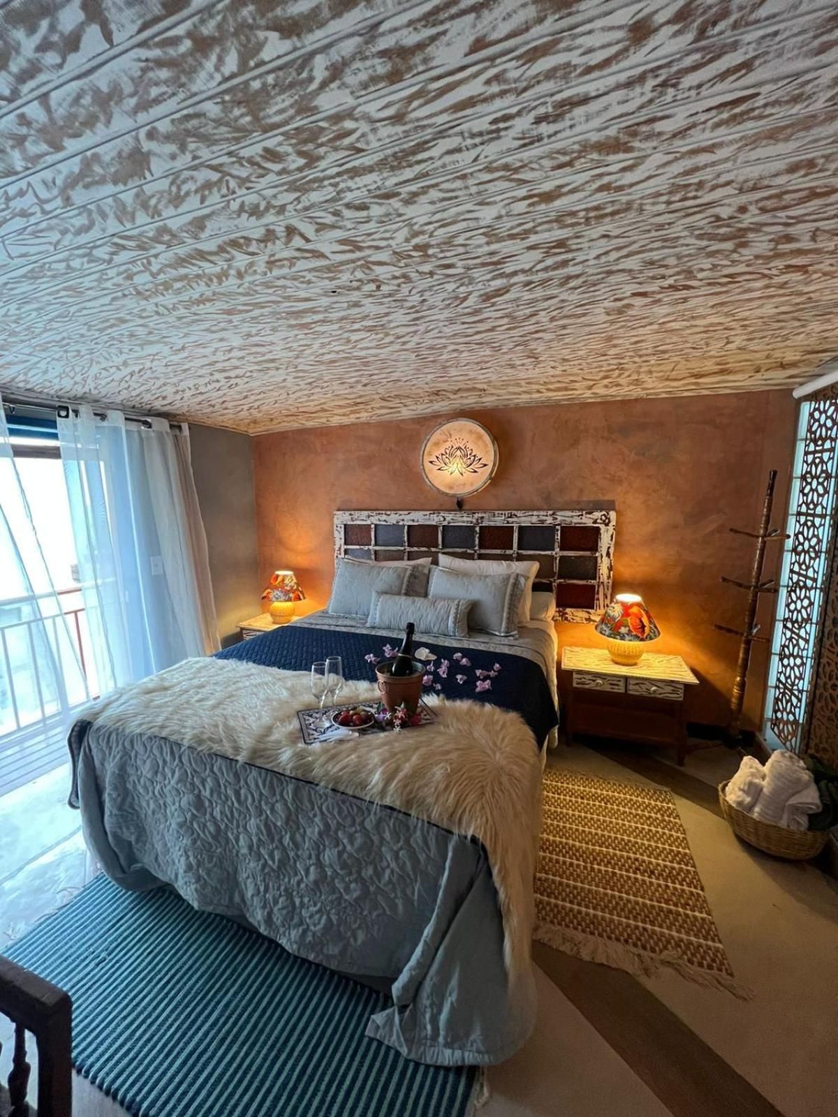 Deluxe Queen Suite