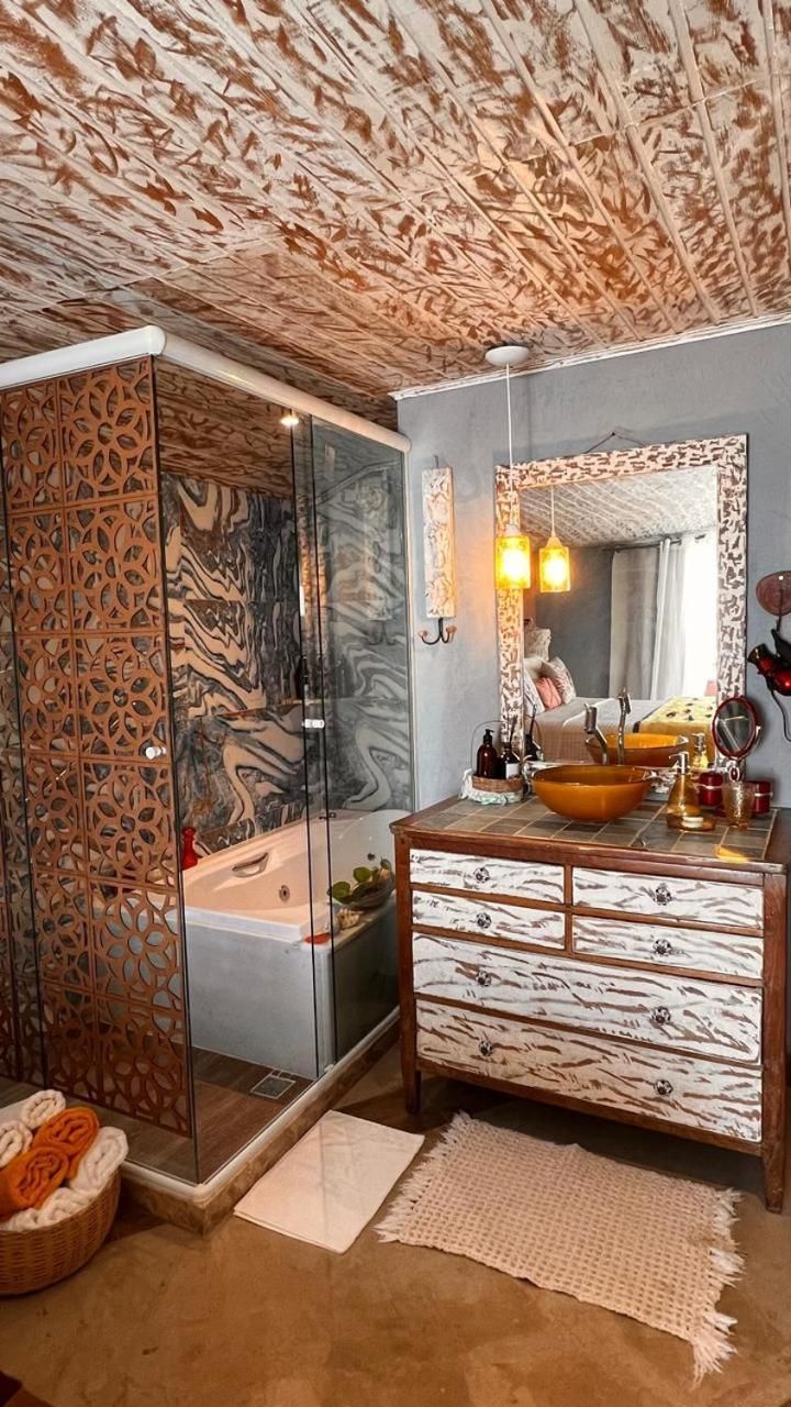 Deluxe Queen Suite