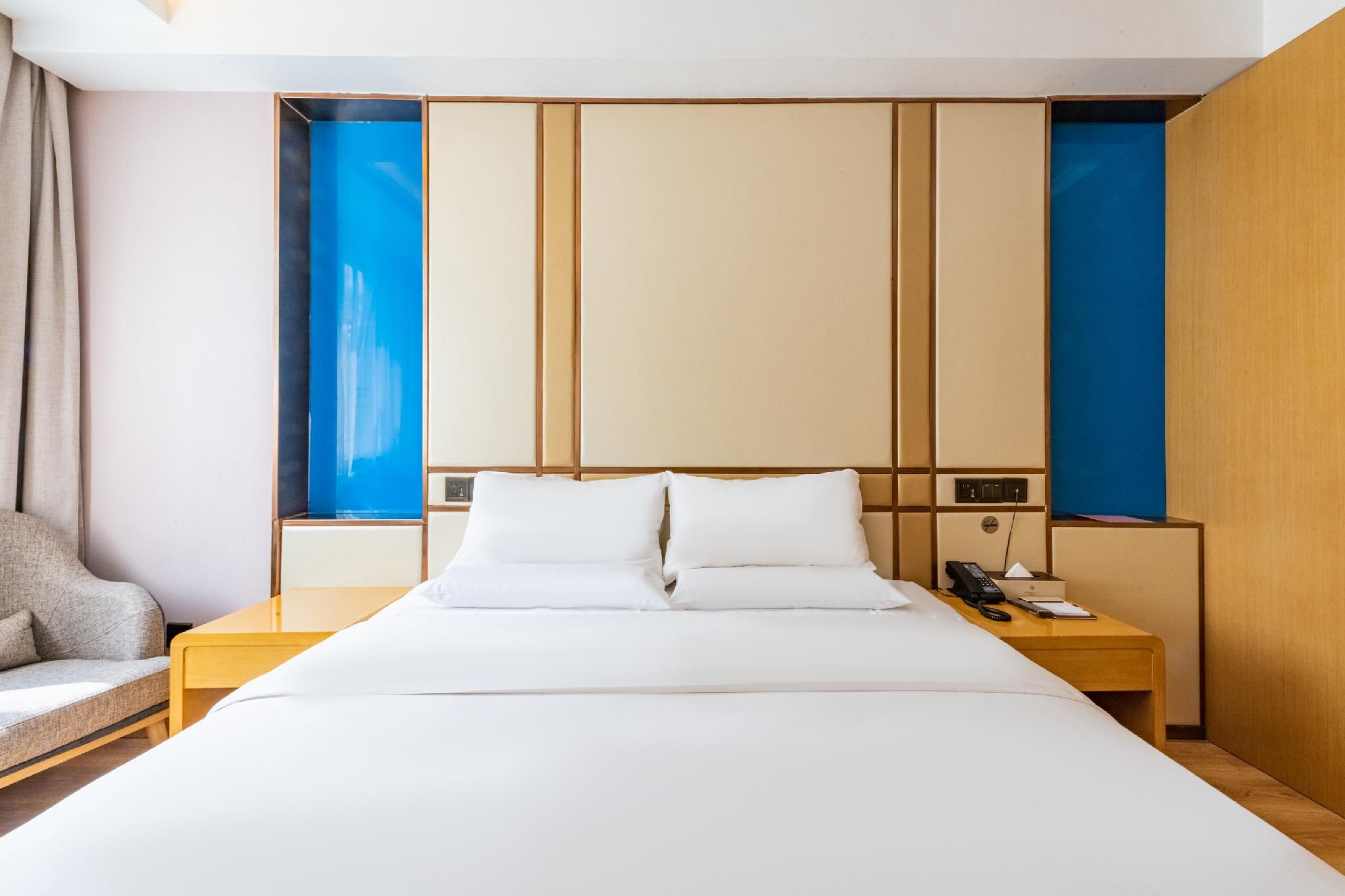 Huazhu - Superior BedRoom