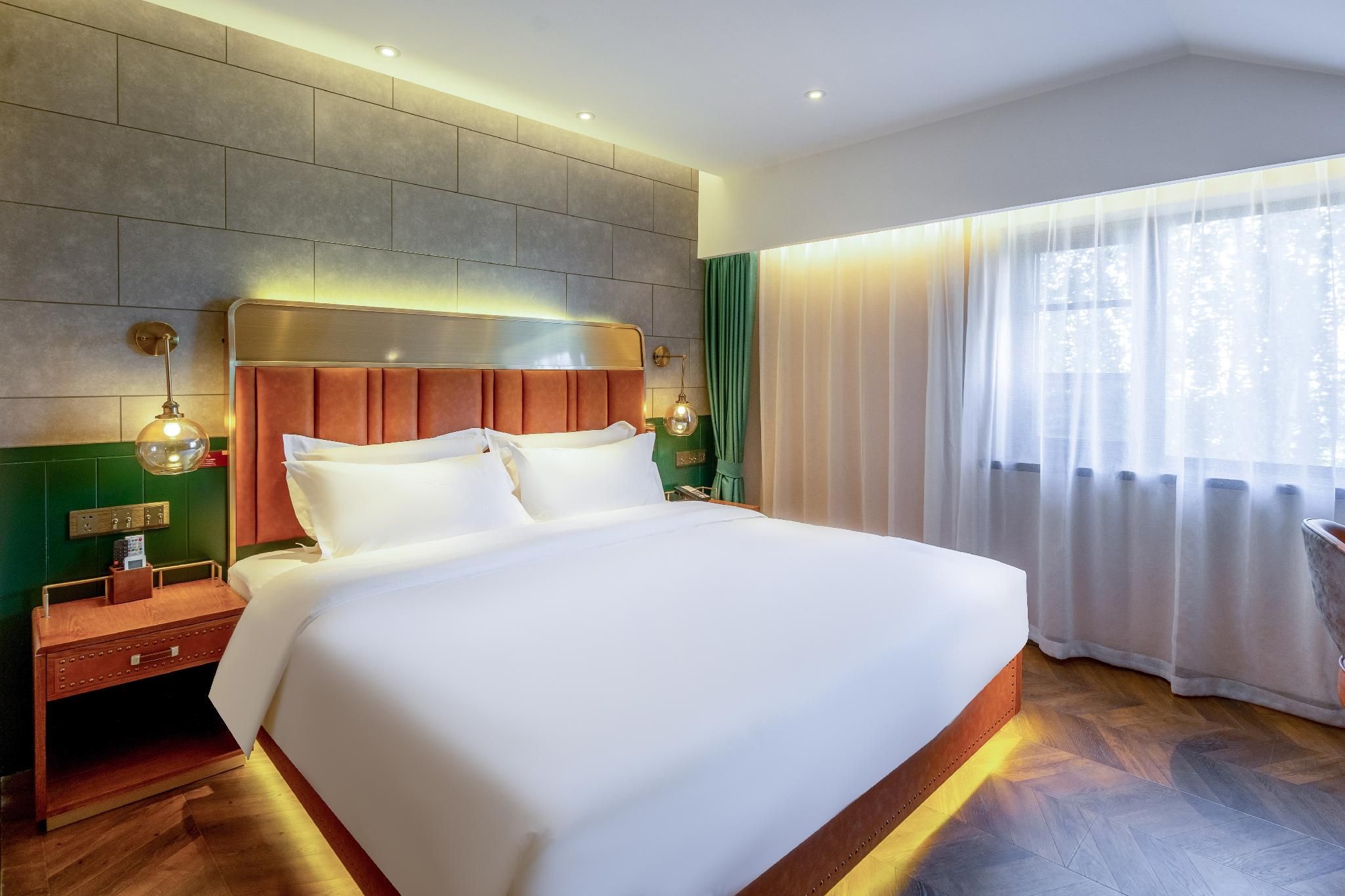 Starway Hotel Zhangjiakou Railway Station Huazhu - Superior Bed Room A