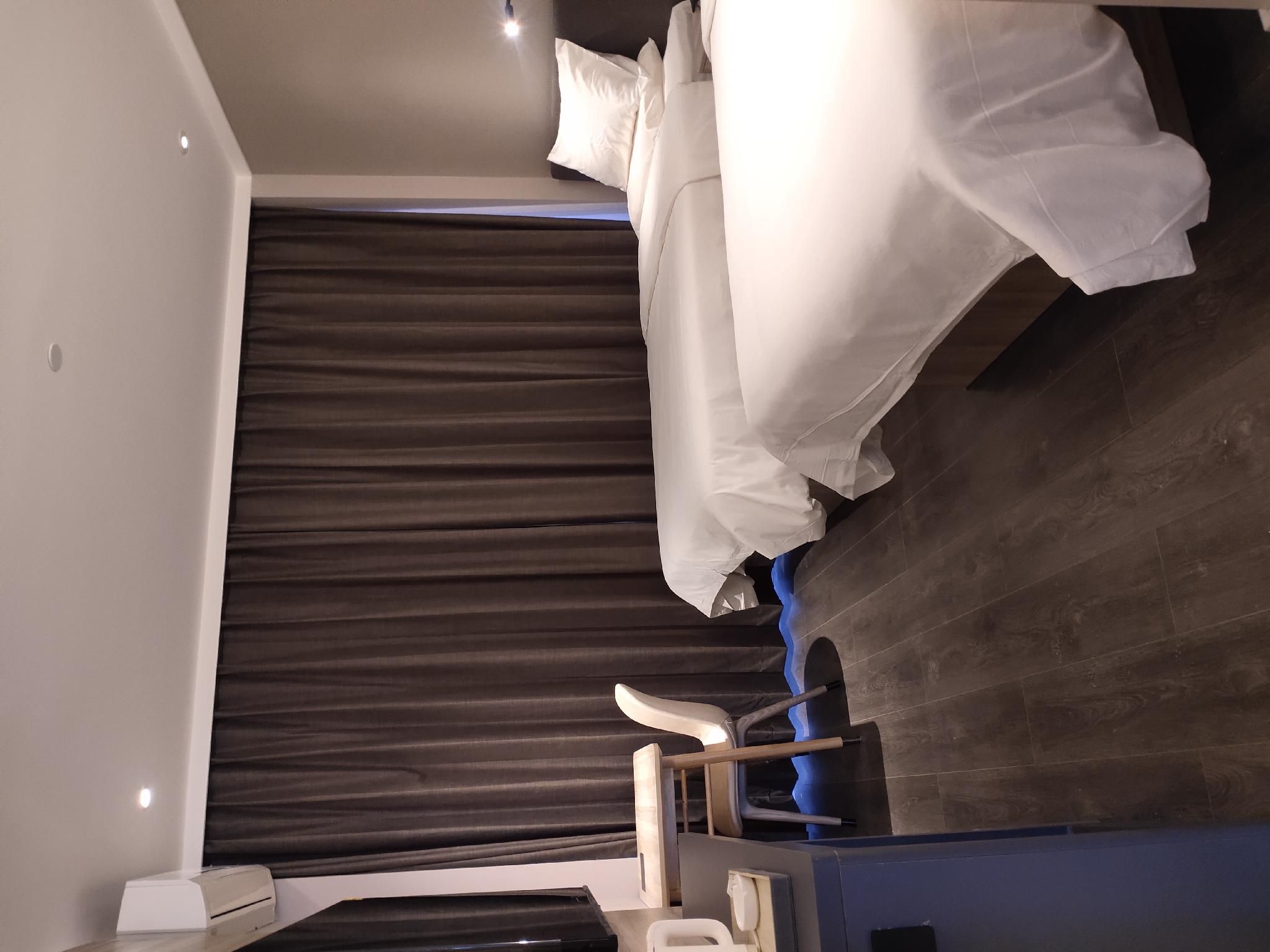 Huazhu - Room With Bed