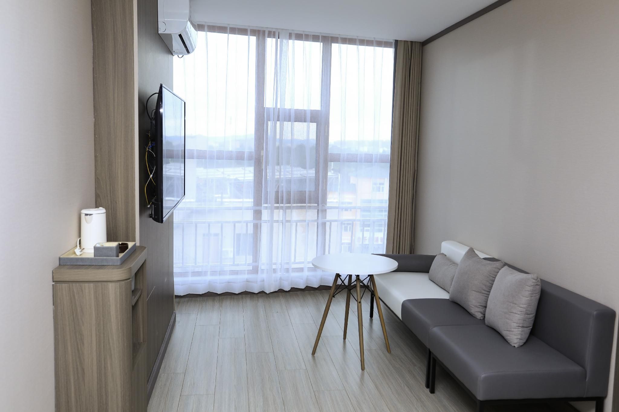 Huazhu - Suite