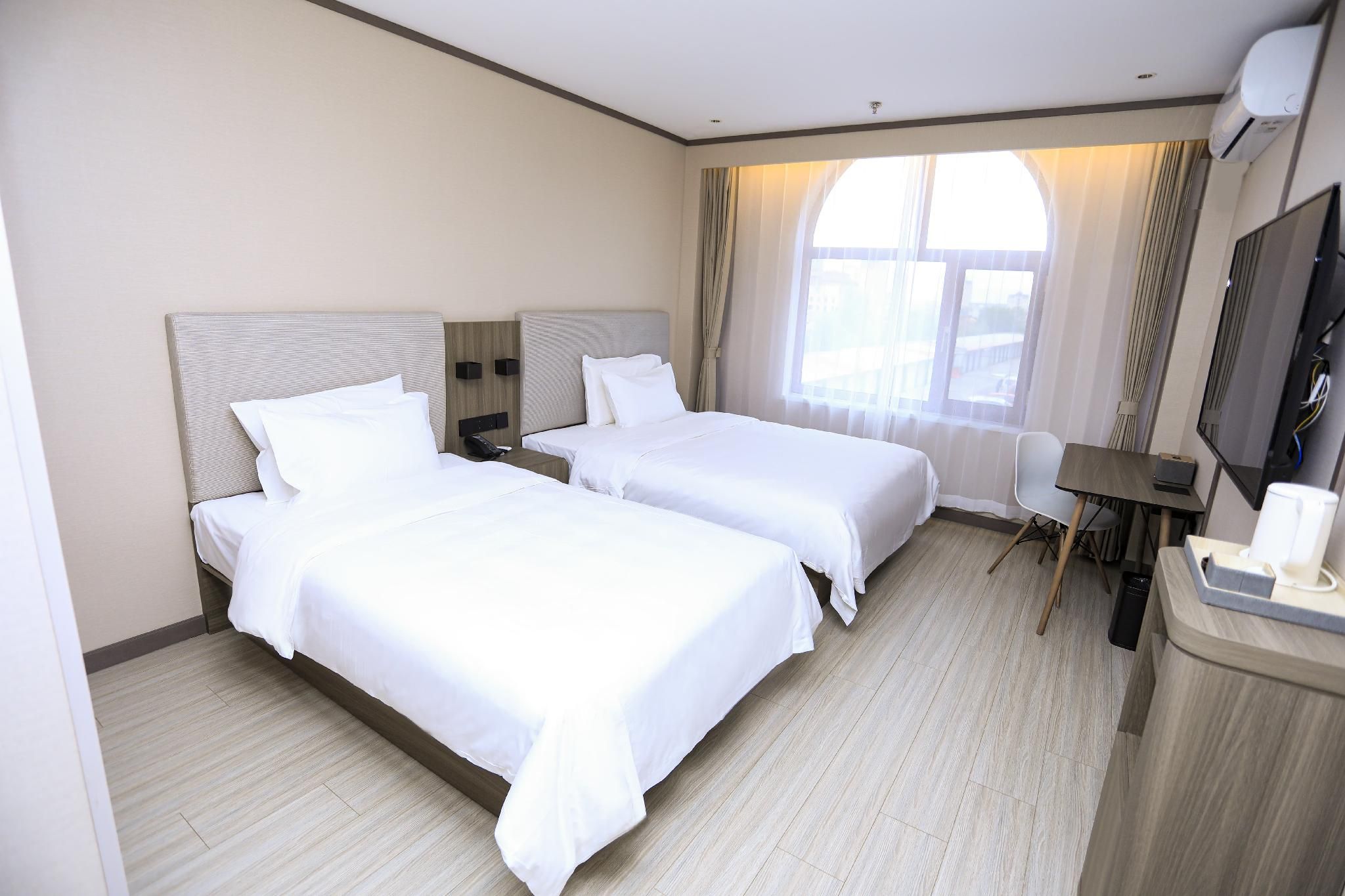 Huazhu - Family Room