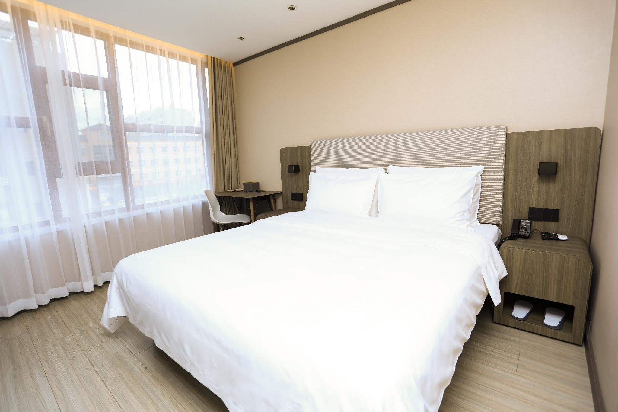 Huazhu - Superior BedRoom