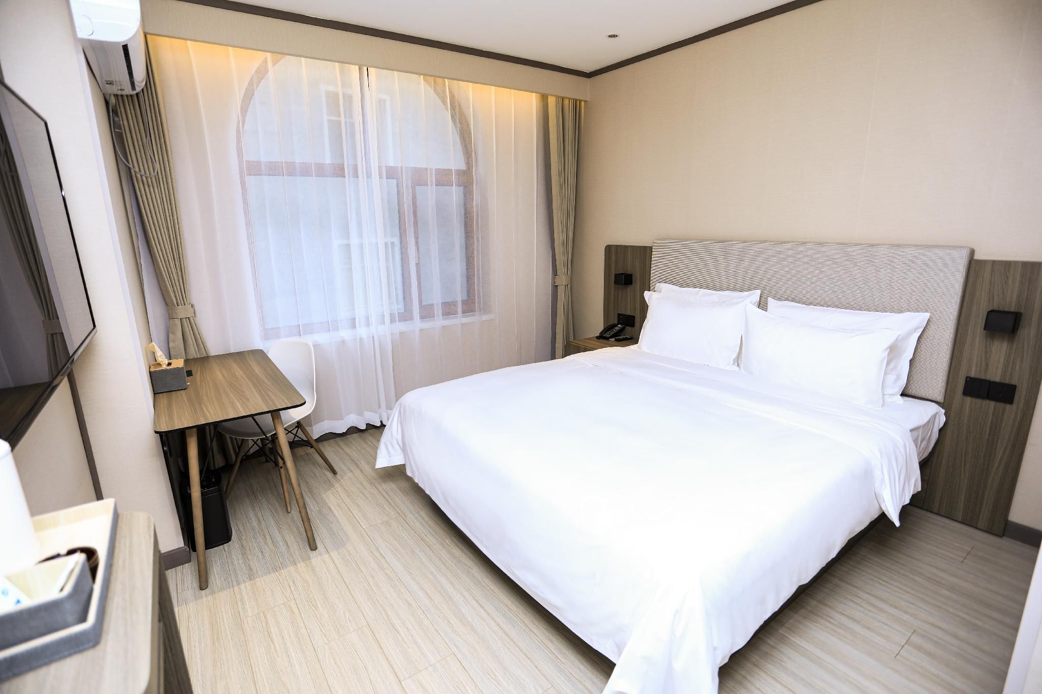 Huazhu - Superior BedRoom