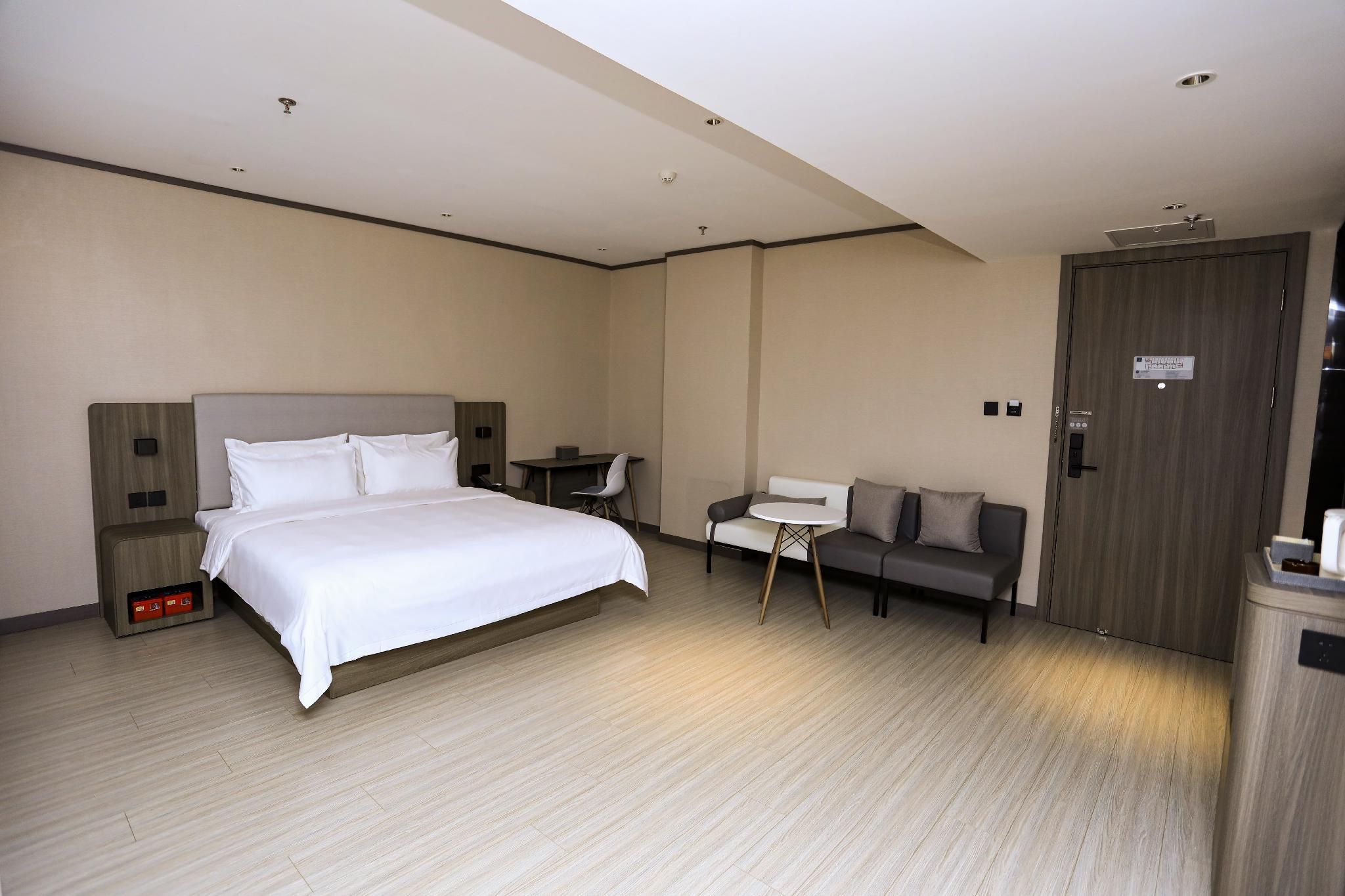 Huazhu - Business Bed Room