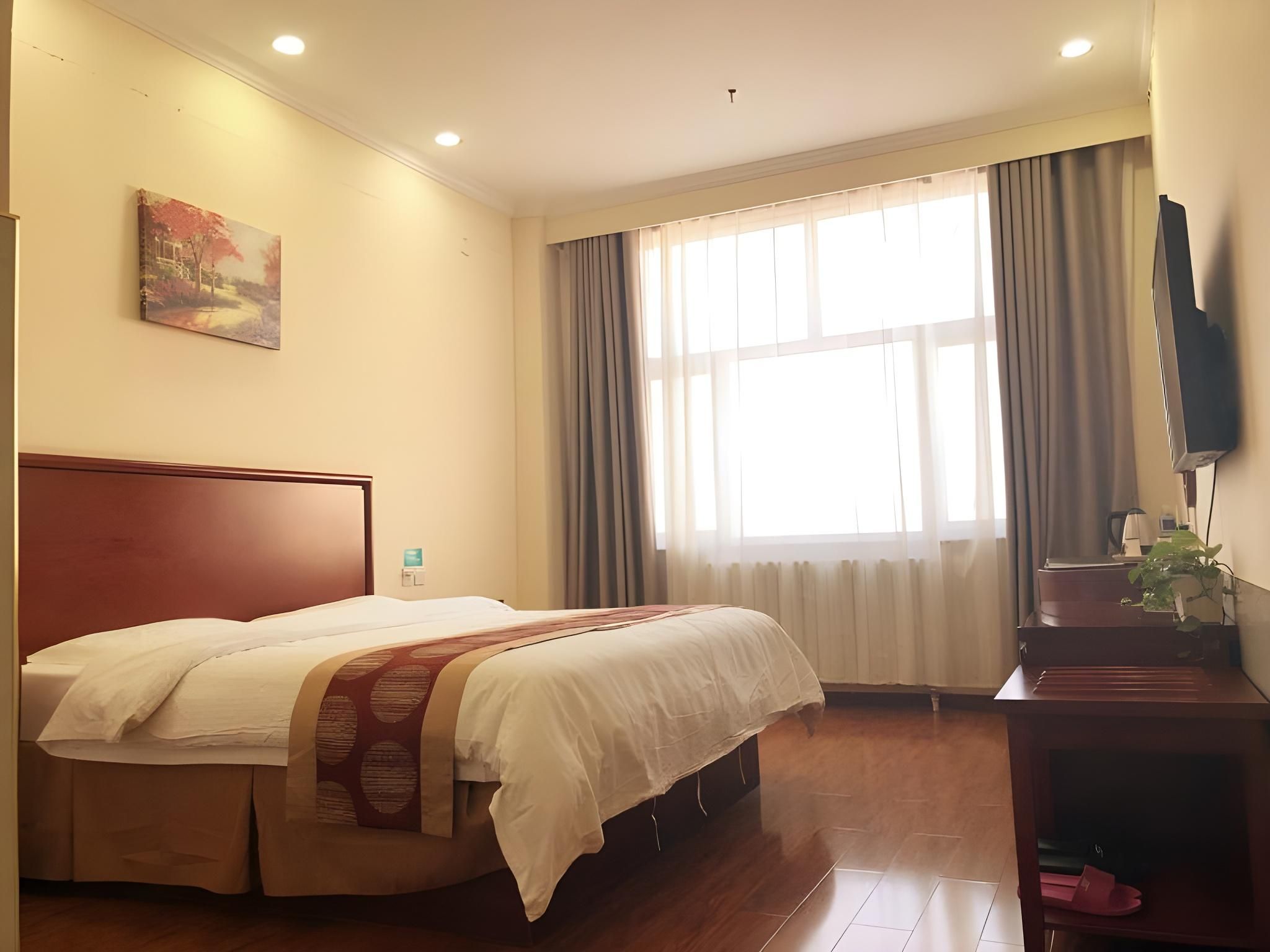 Business Queen Room