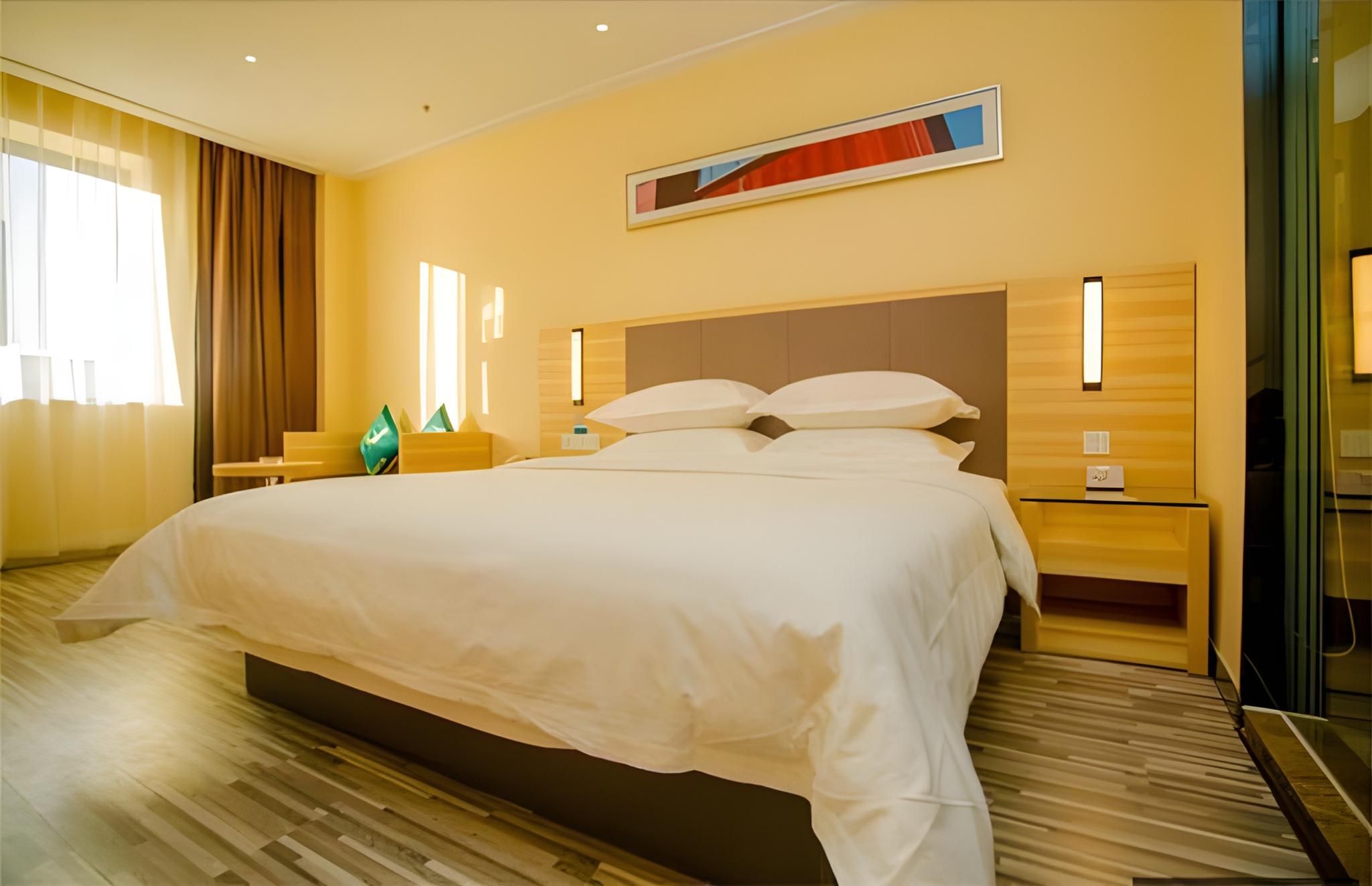 Business Queen Room