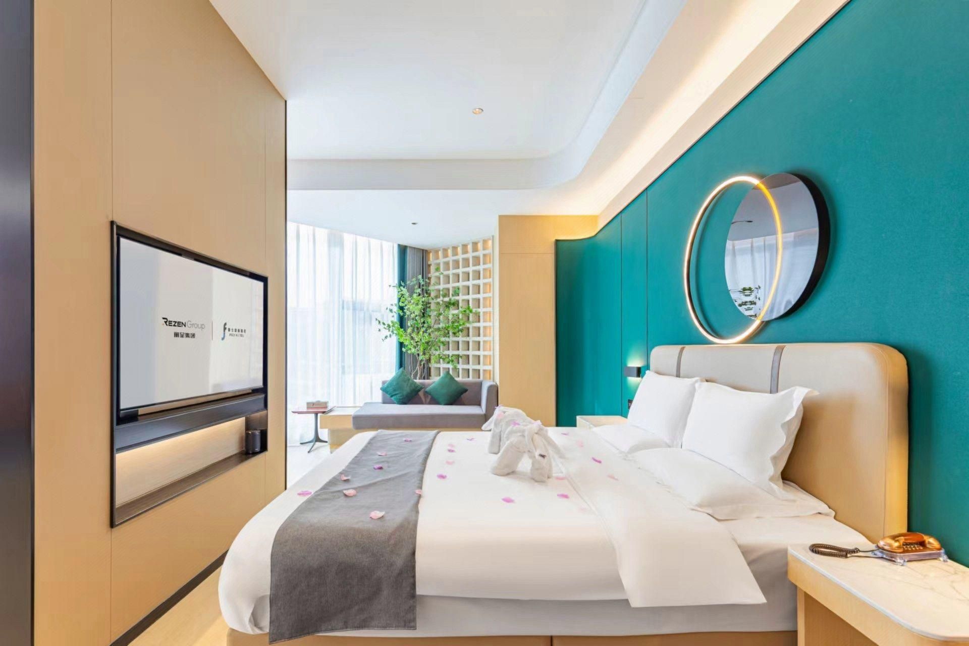 Deluxe Suite