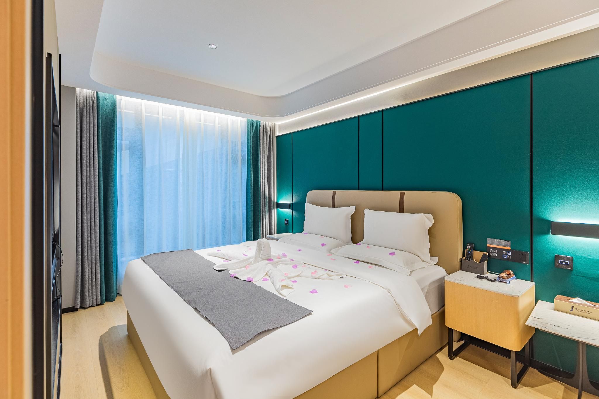 Rezen - Selected 1 Bed Room