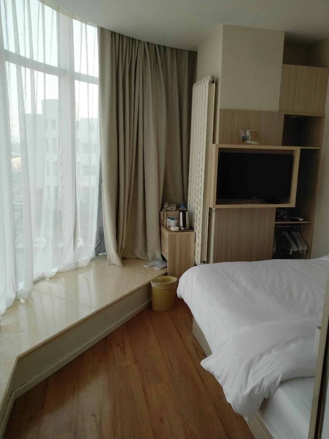 Huazhu - Room With View