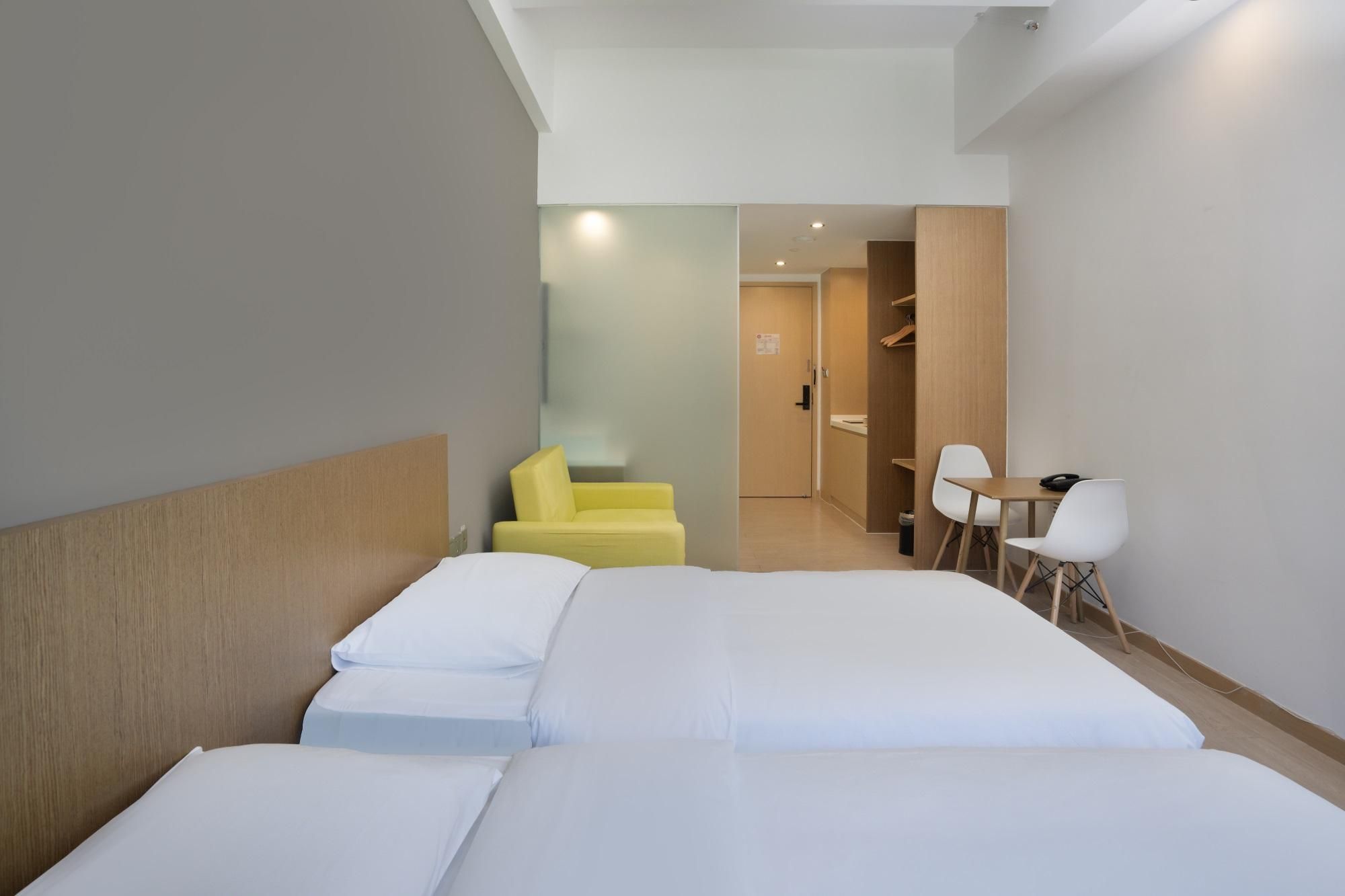 Guest Room - Twin Beds