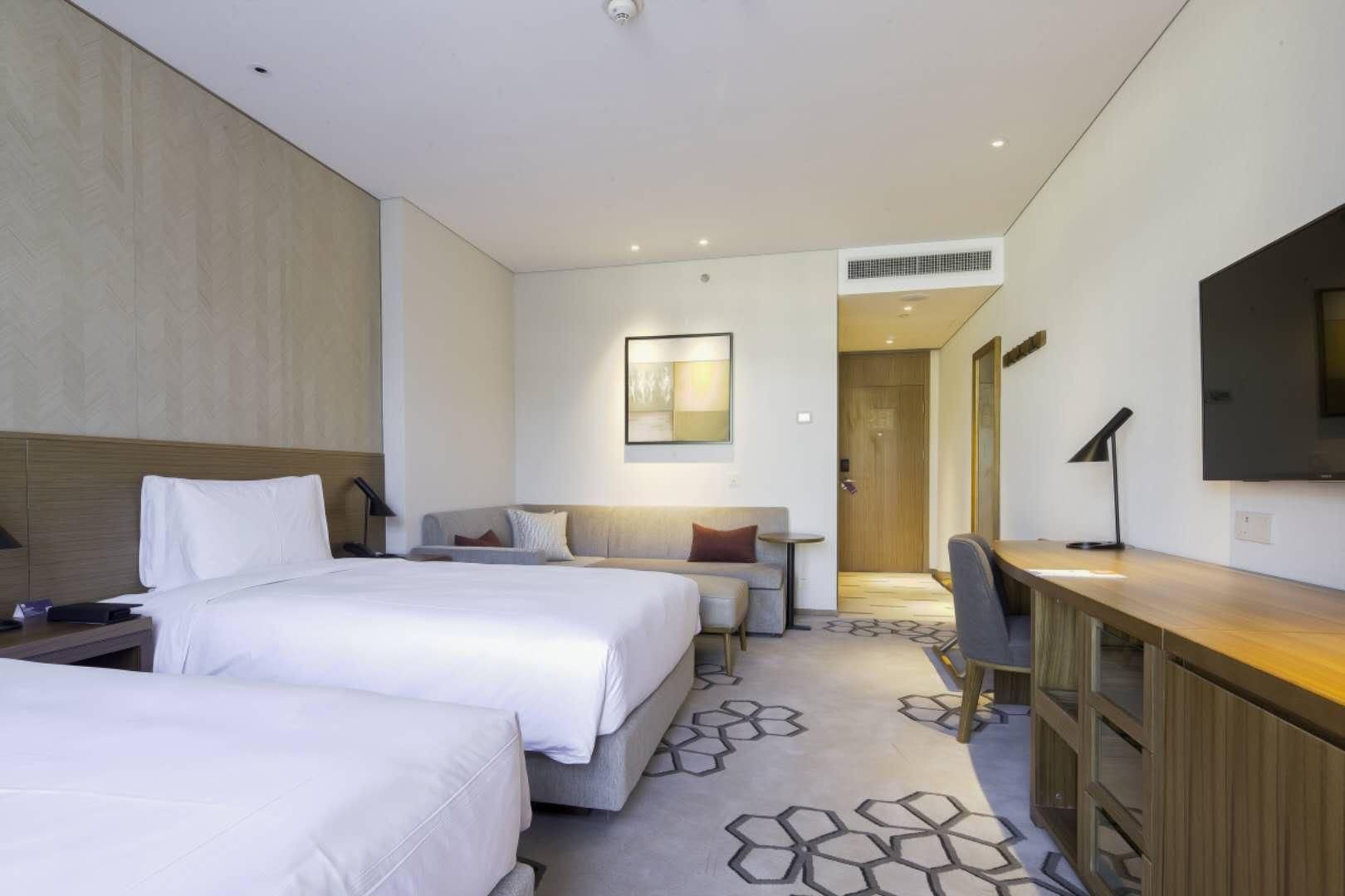 Two Twin Beds With Sofa Bed