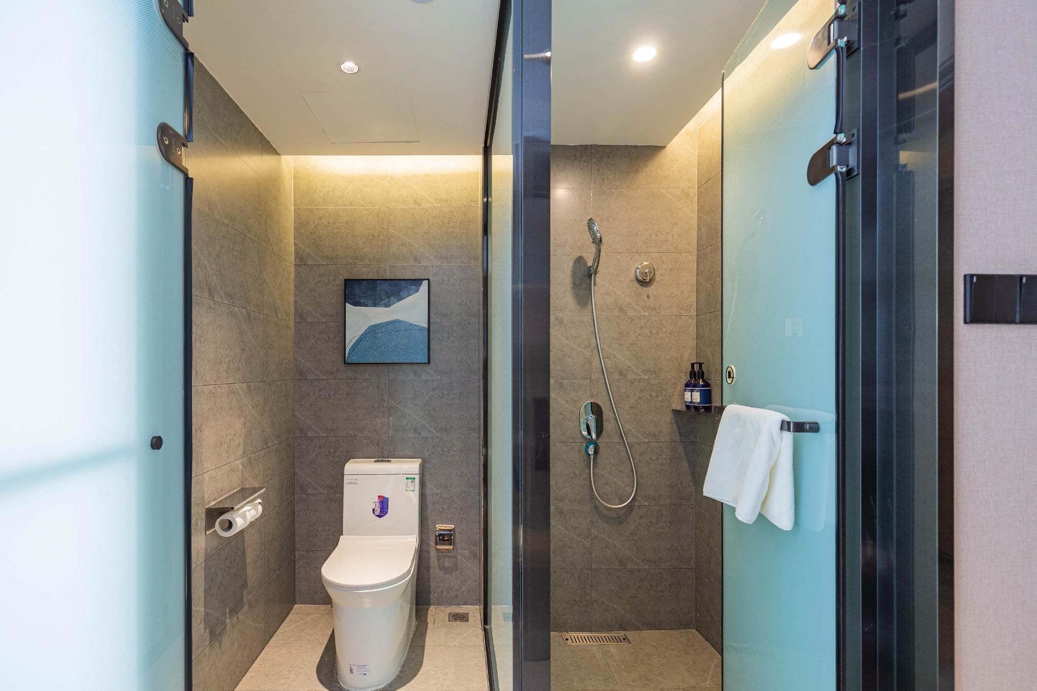 Huazhu - Superior Twin