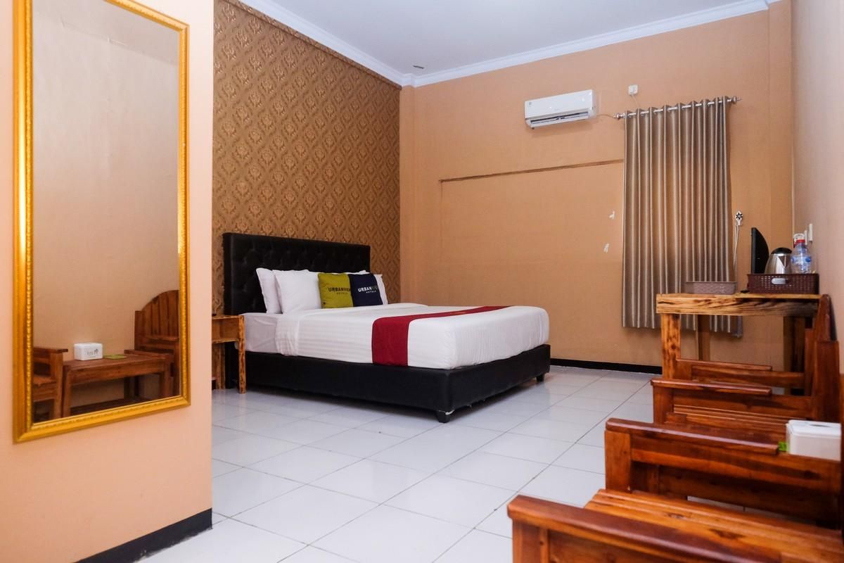 Urbanview Hotel L'Tefa Pemalang Superior Room