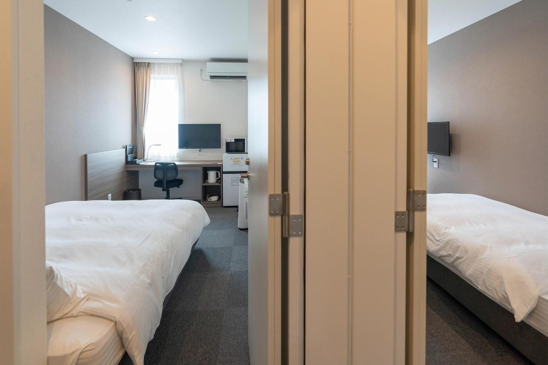 Connecting Room (2-4 Adults)
