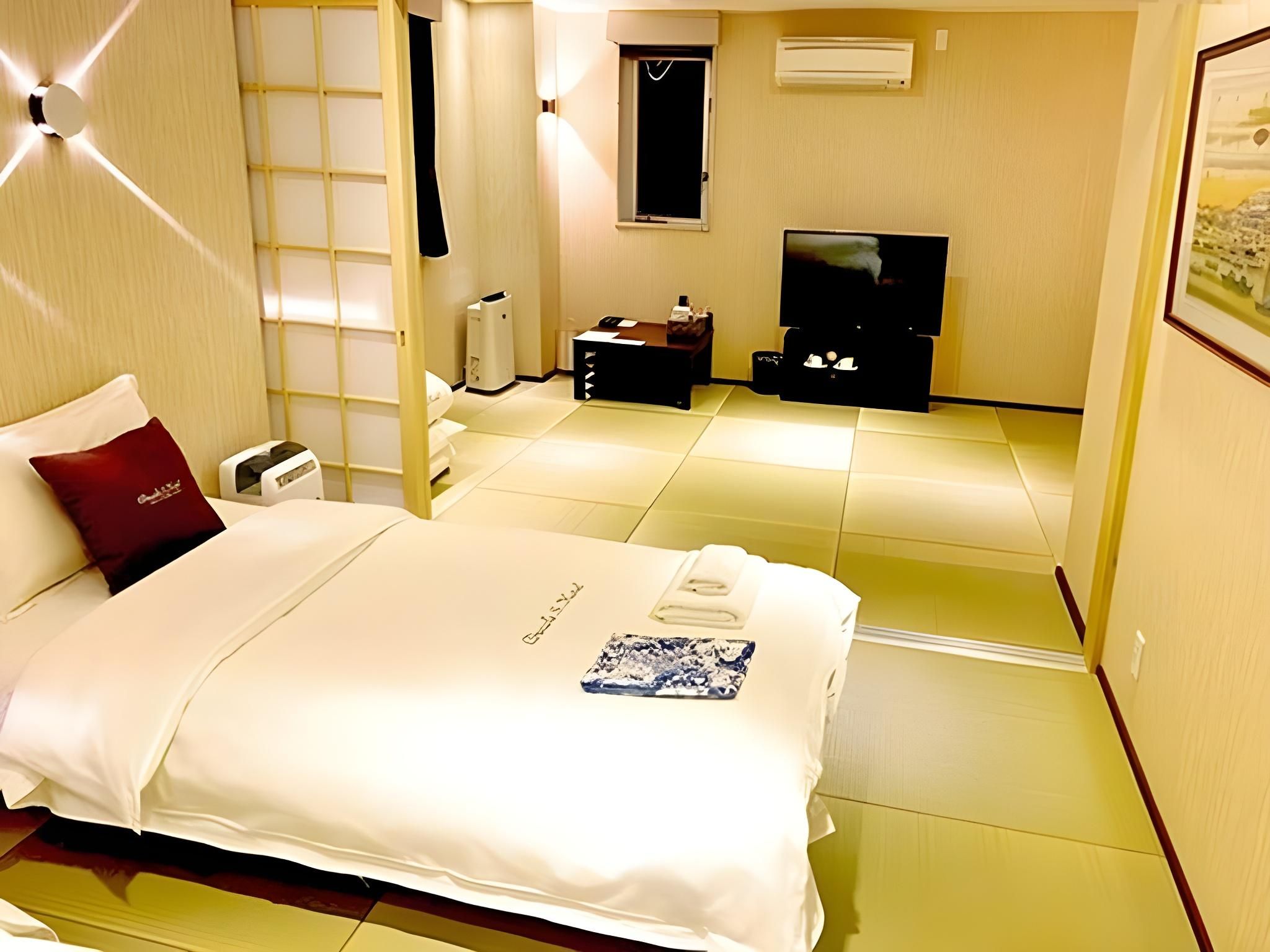 Premium Twin Room - Non-Smoking