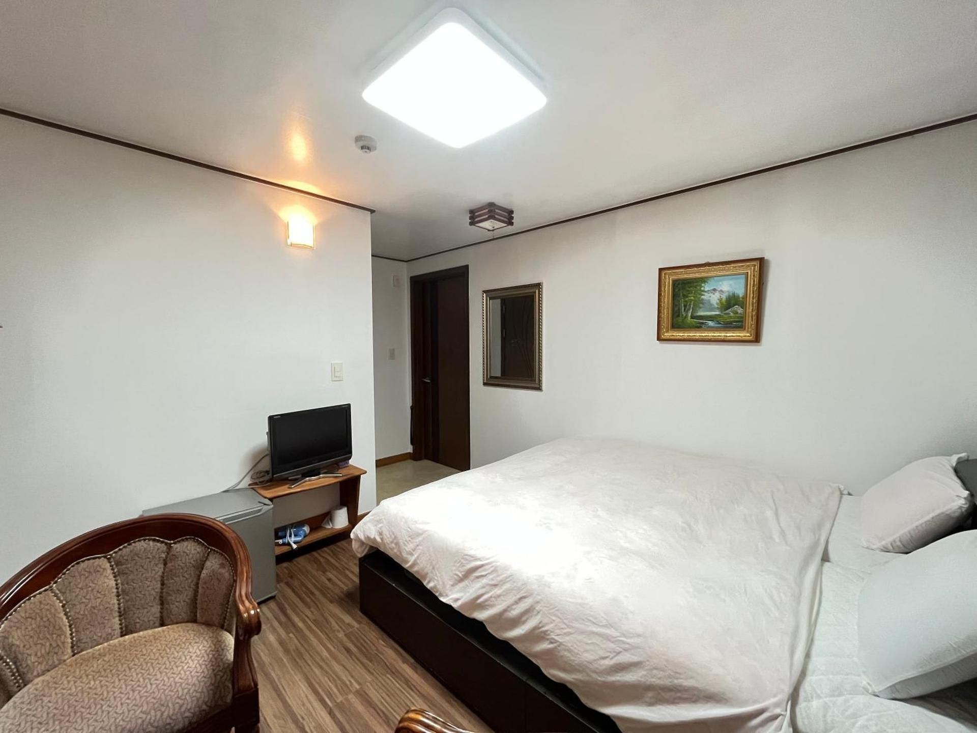 Deluxe Double Room with Shower
