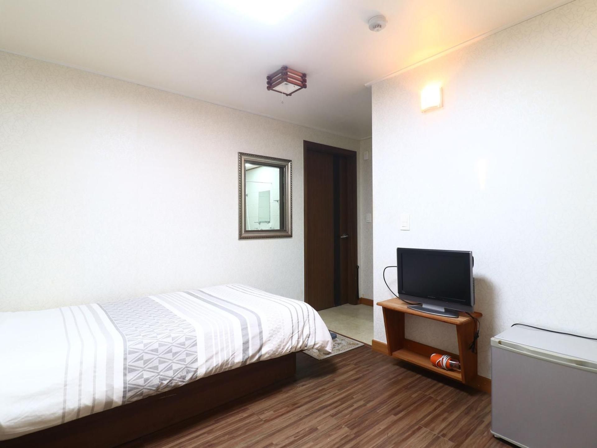 Single Room with Shower