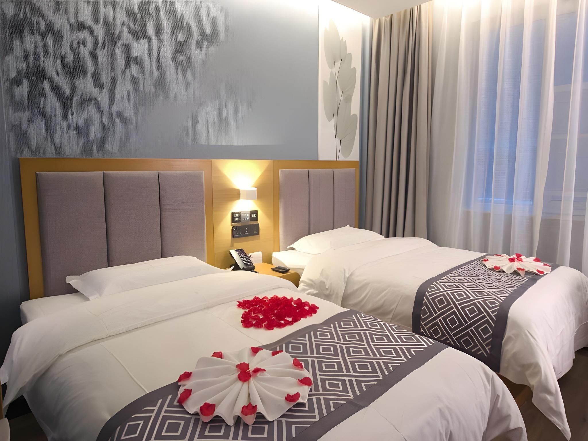 2 Bed Twin Superior Room