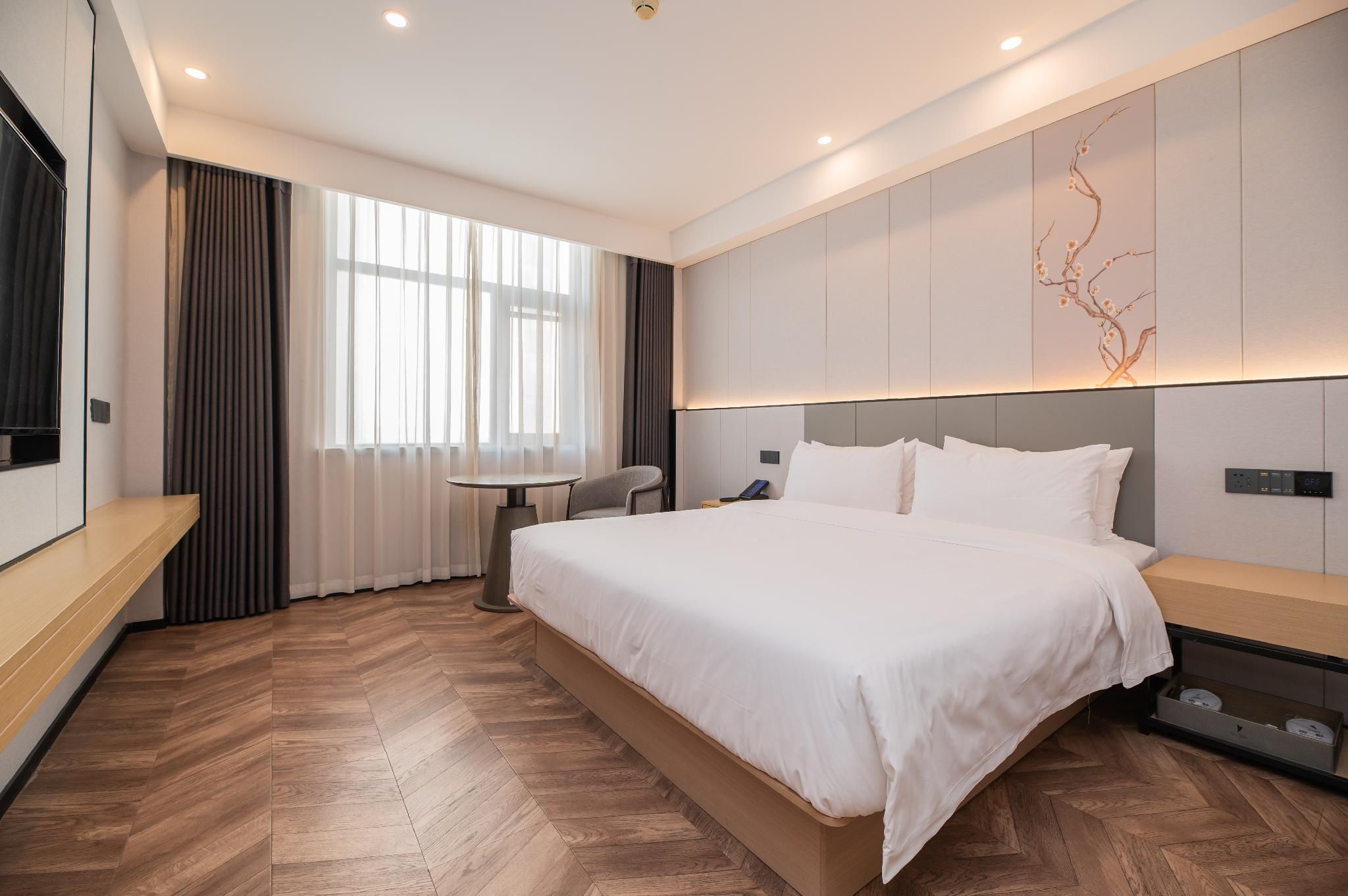Huazhu - Room With Bed