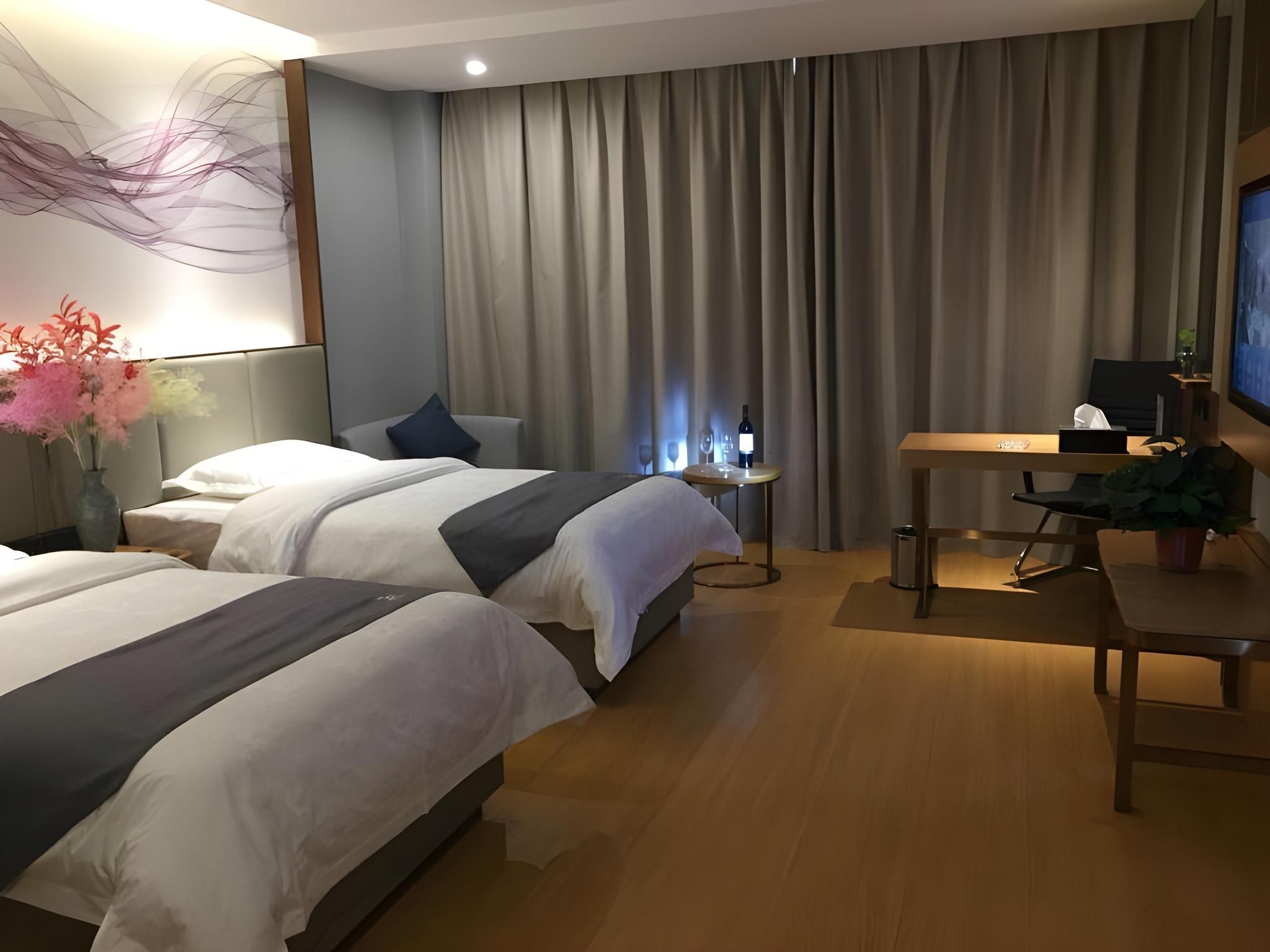 Twin Deluxe Room