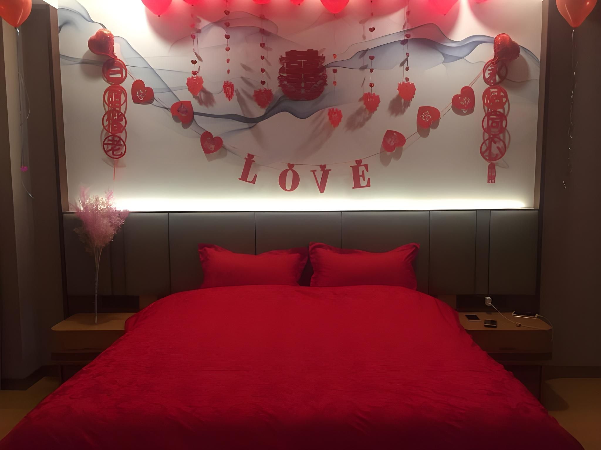 Feature Queen Room