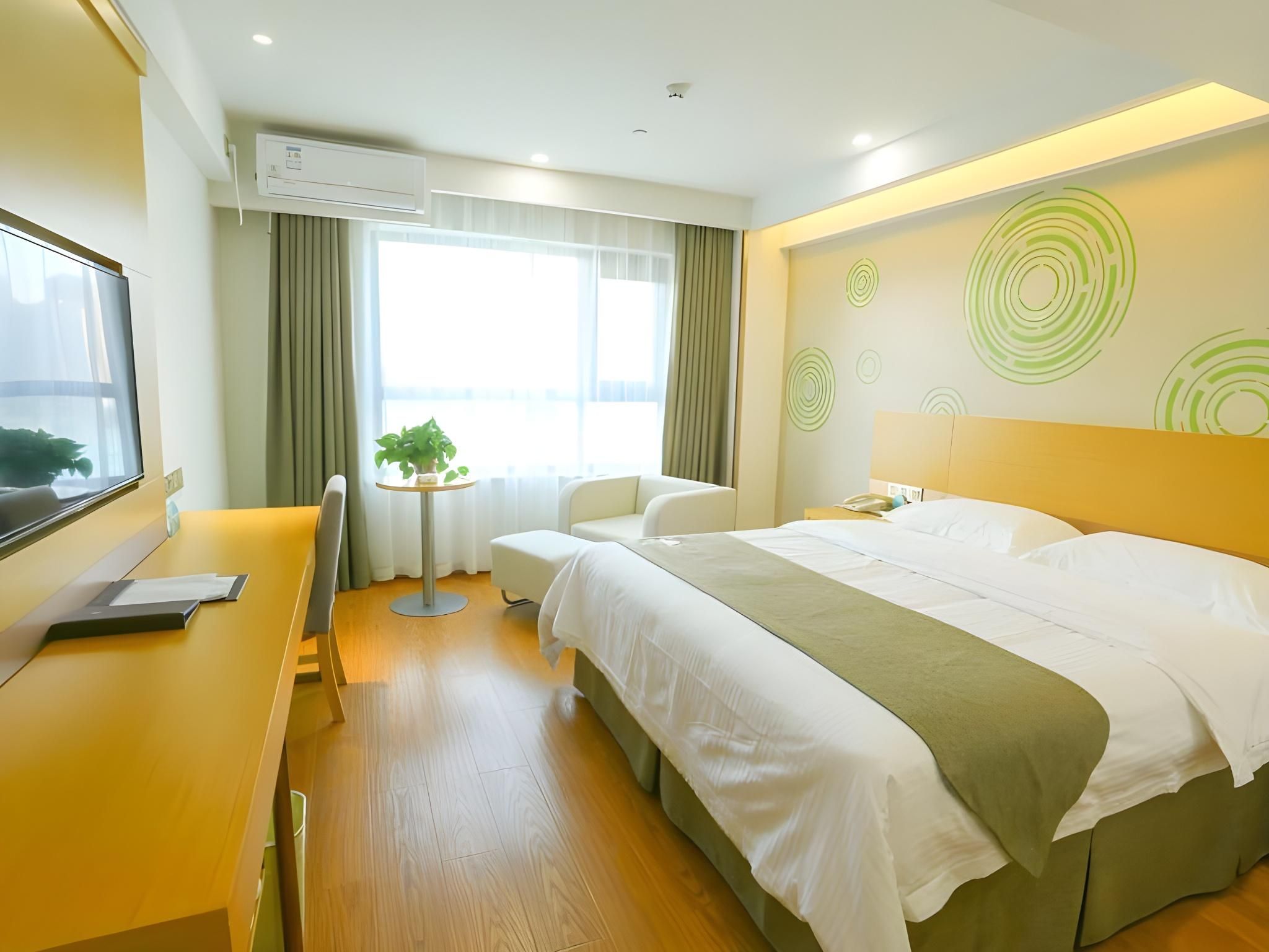 Business Queen Room