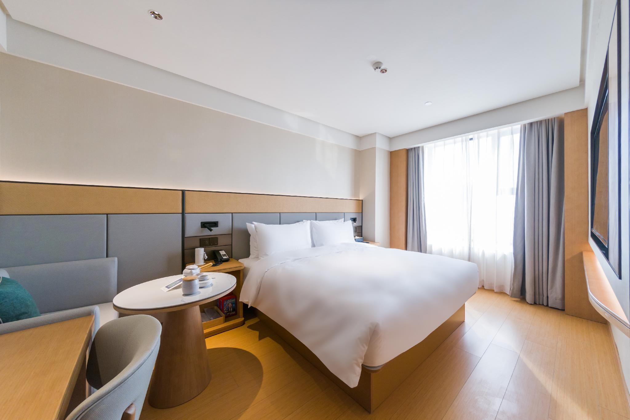 Huazhu - Room With Bed