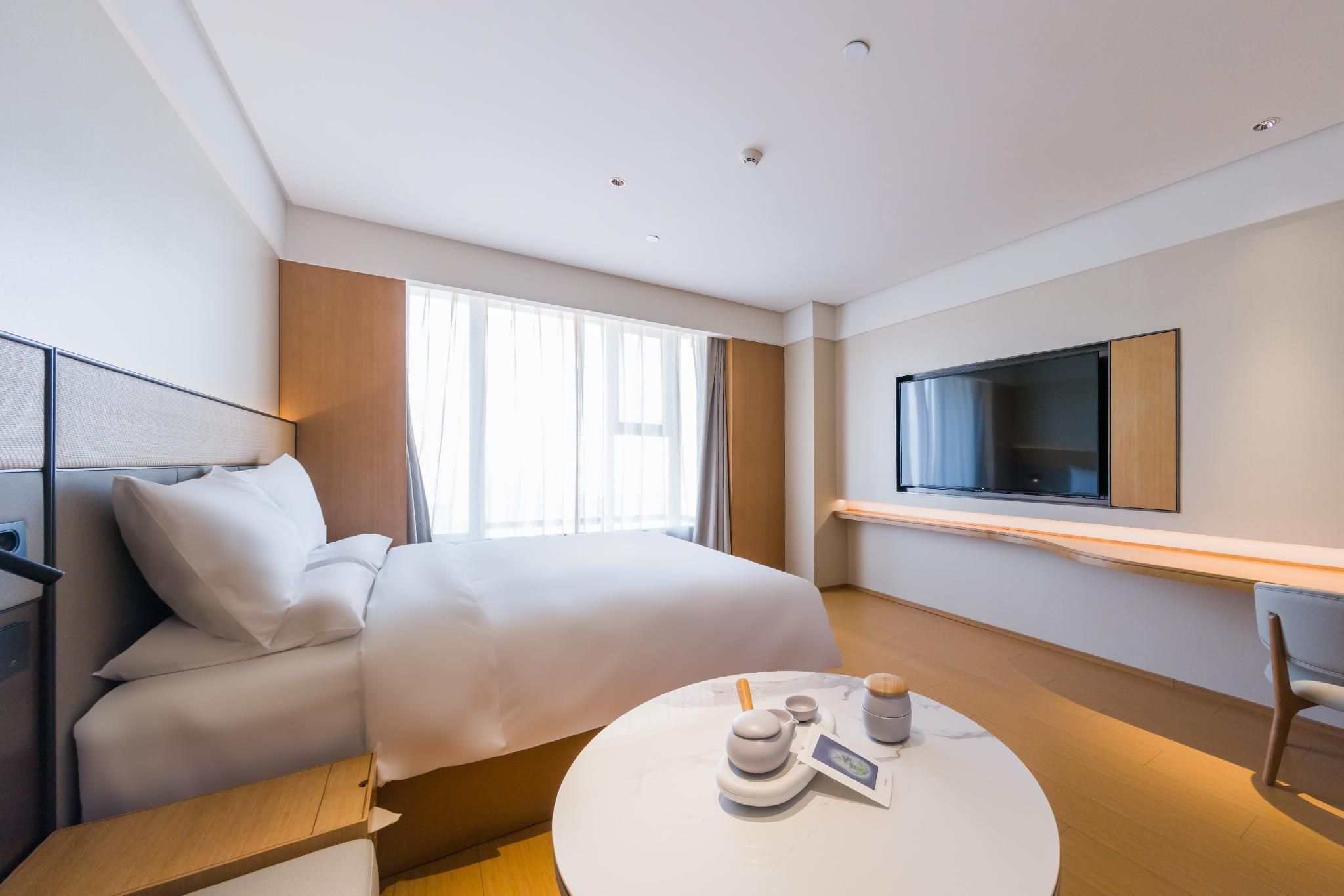 Huazhu - Room With Bed