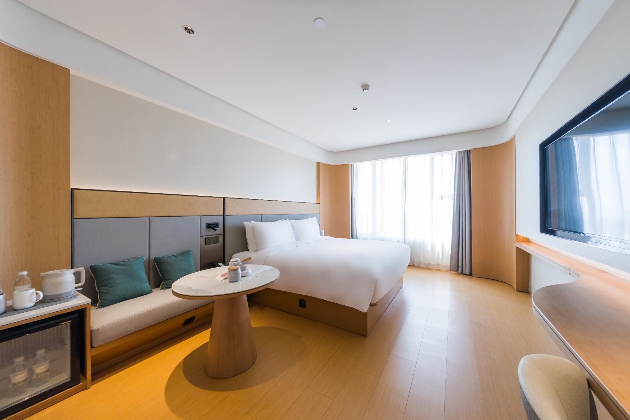 Business Queen Bed Room