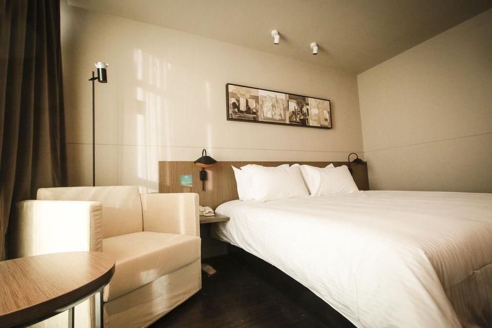 Business Standard room C