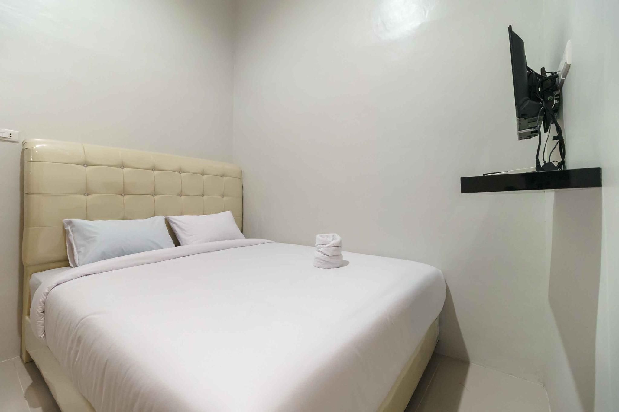 RedDoorz near Alun Alun Kembangjoyo Pati Standard Room 2