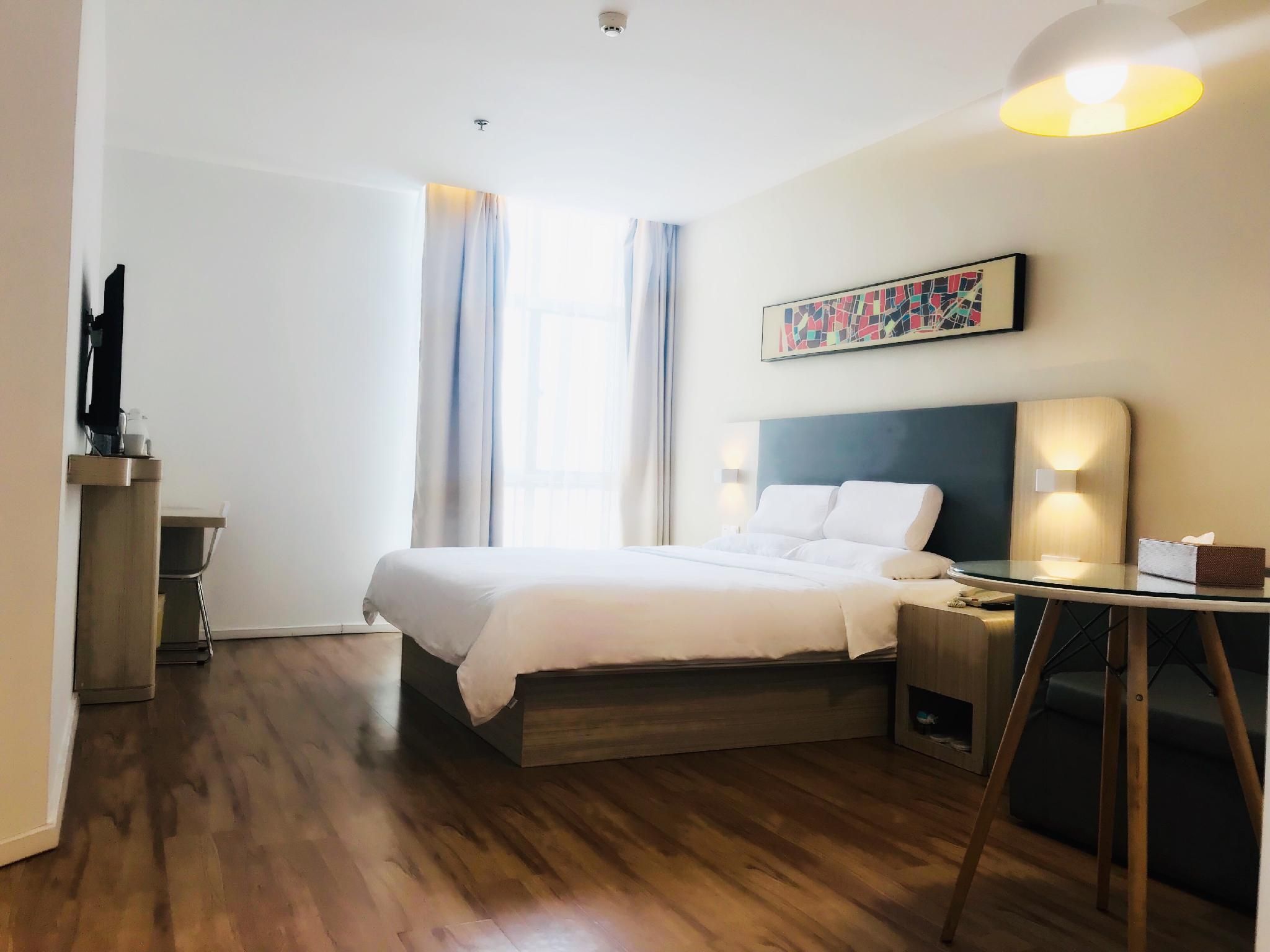 Business Queen Bed Room