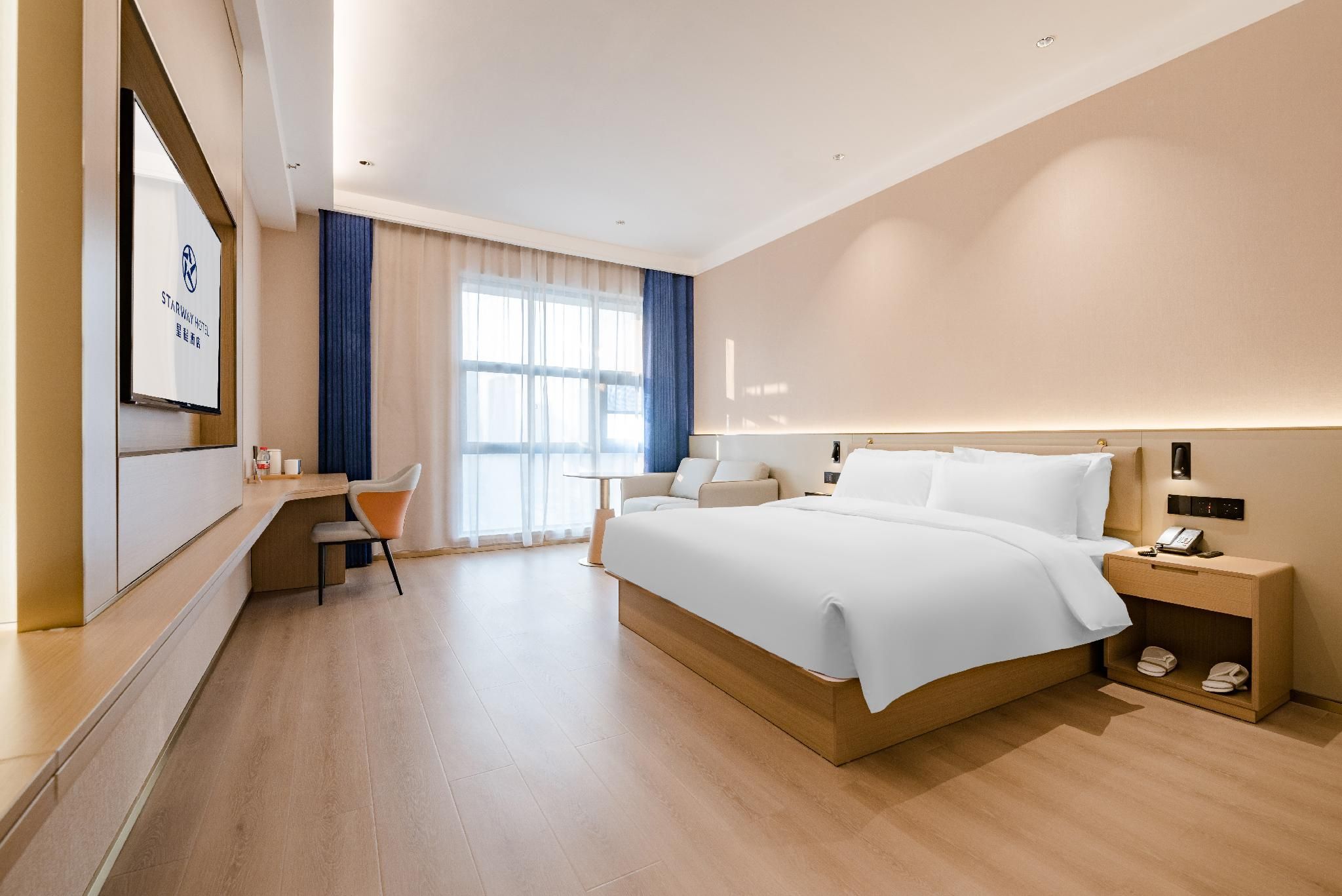 Huazhu - Room With Bed