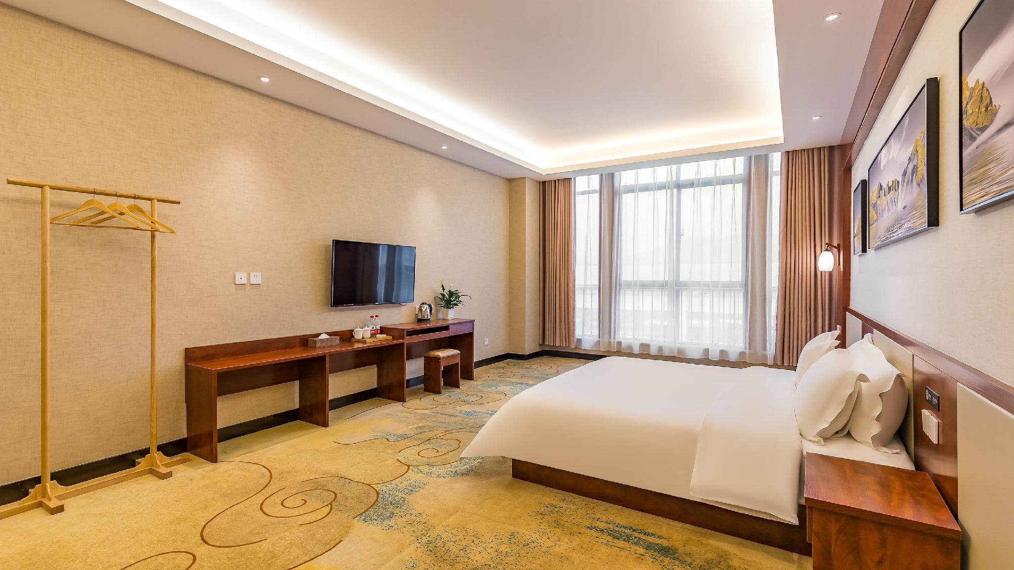Huazhu - Room With Bed