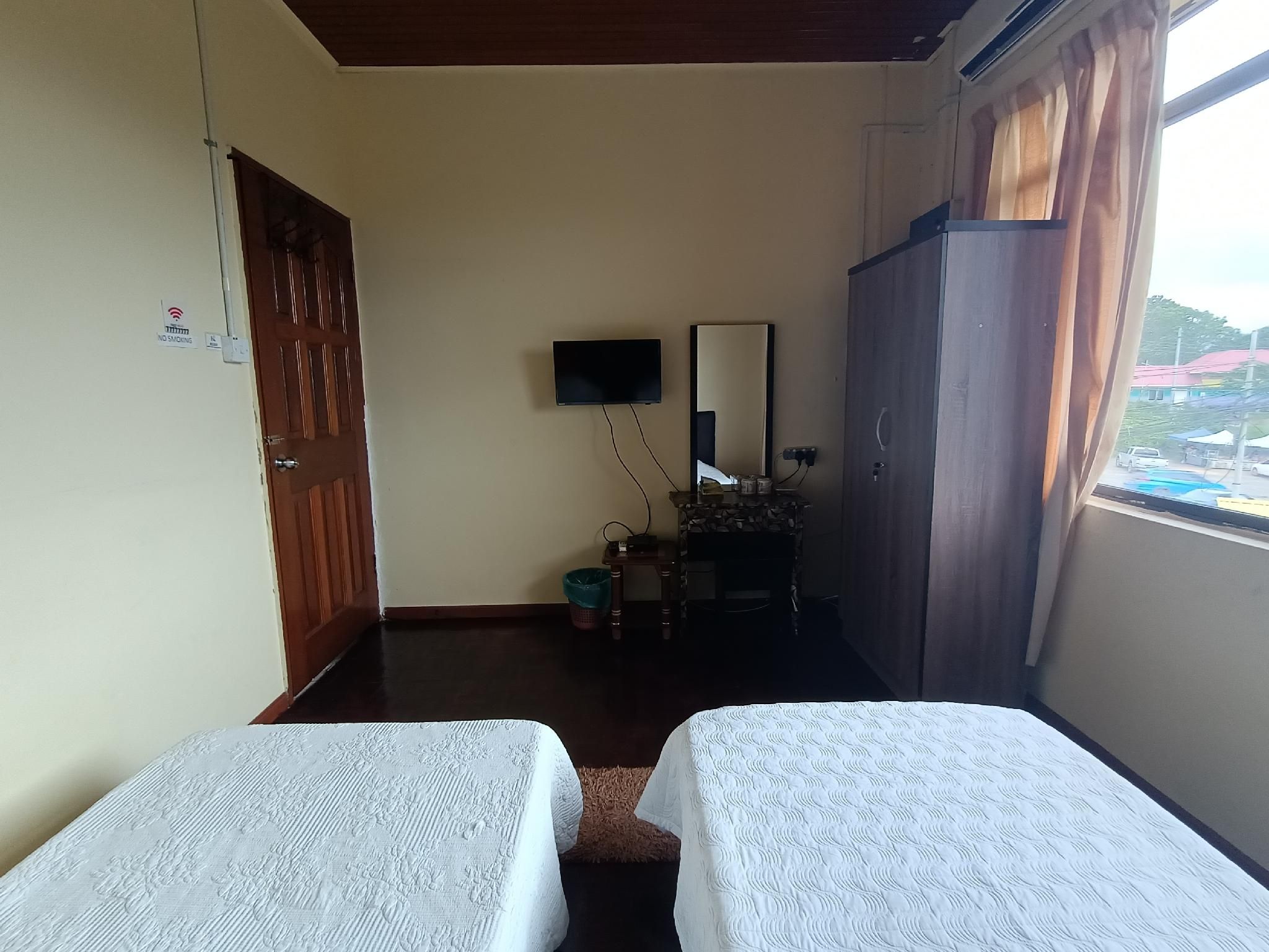 Private Twin Room with Shared Bathroom