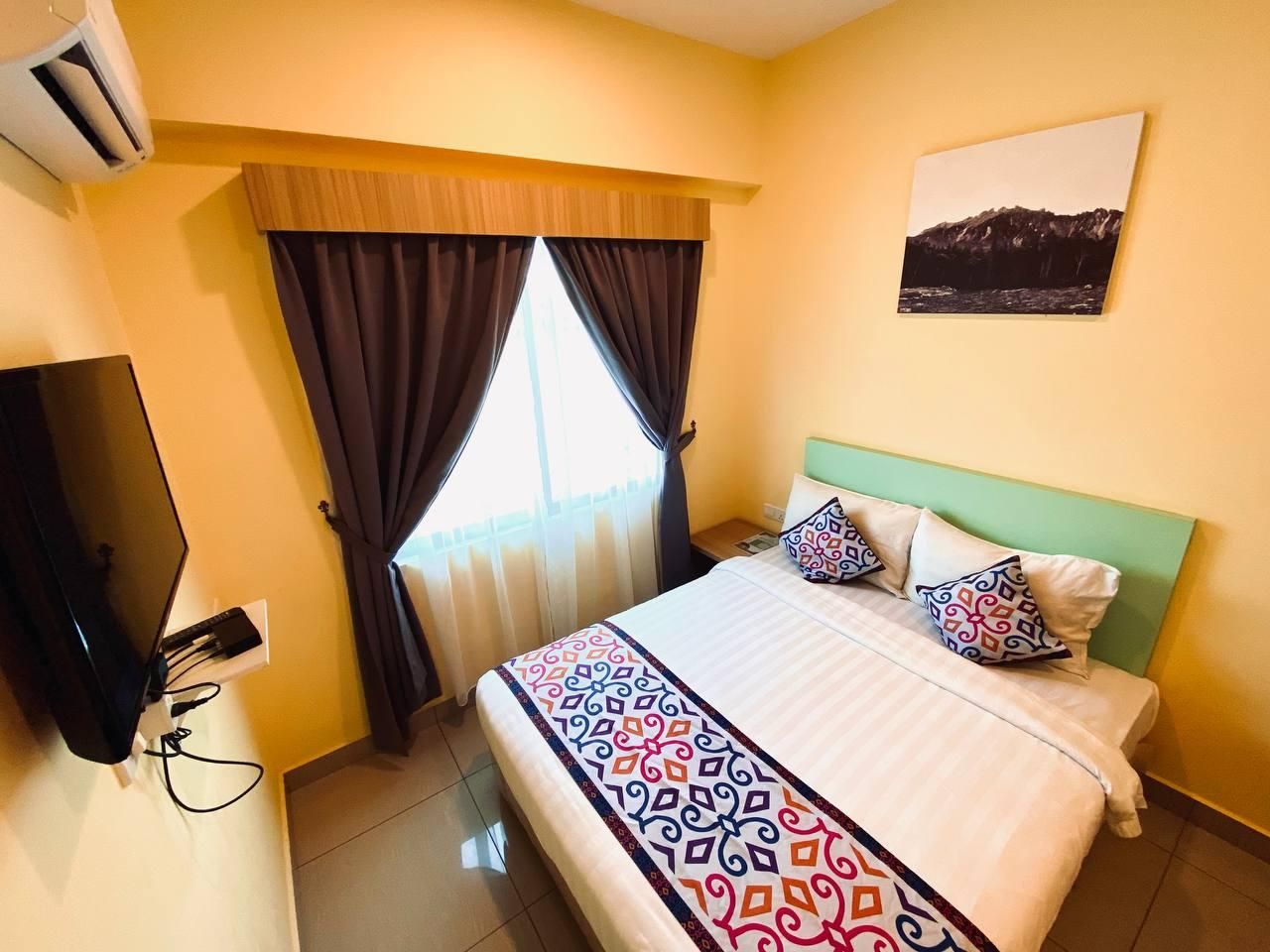 Deluxe Queen