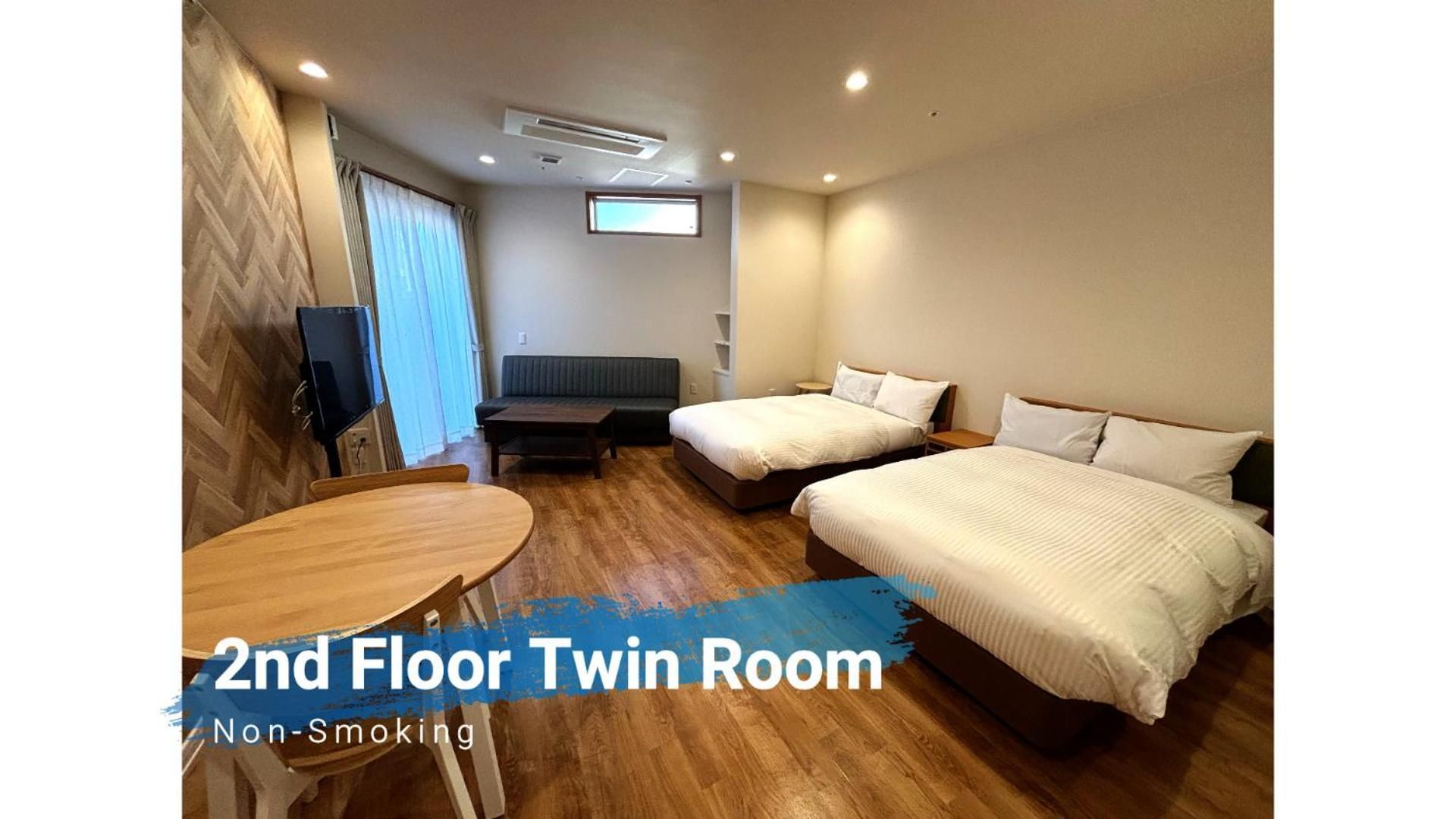 Twin Room with Mountain View