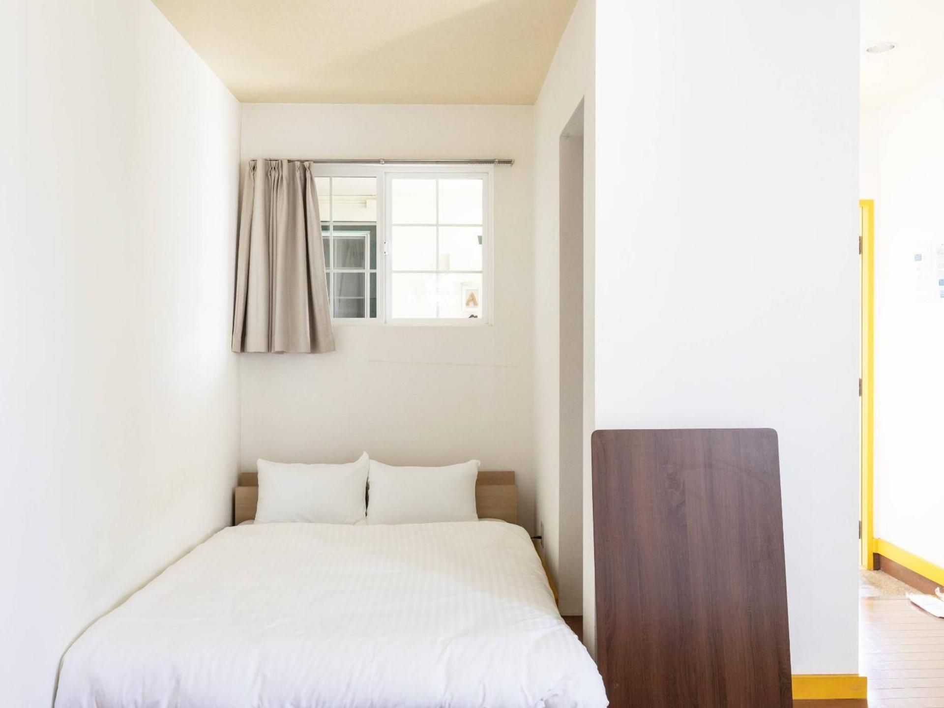 Twin Room with Shower