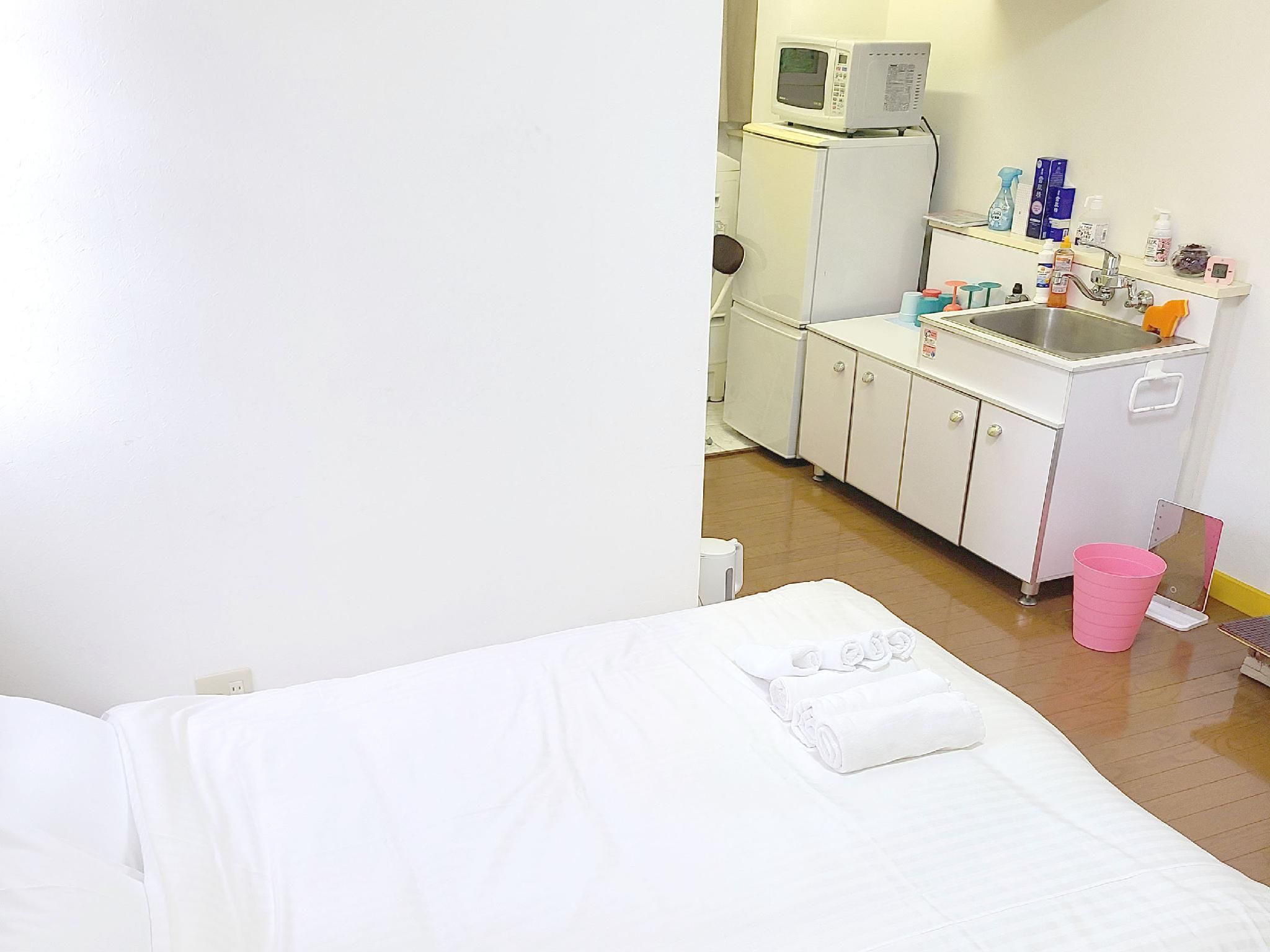 Twin Room B