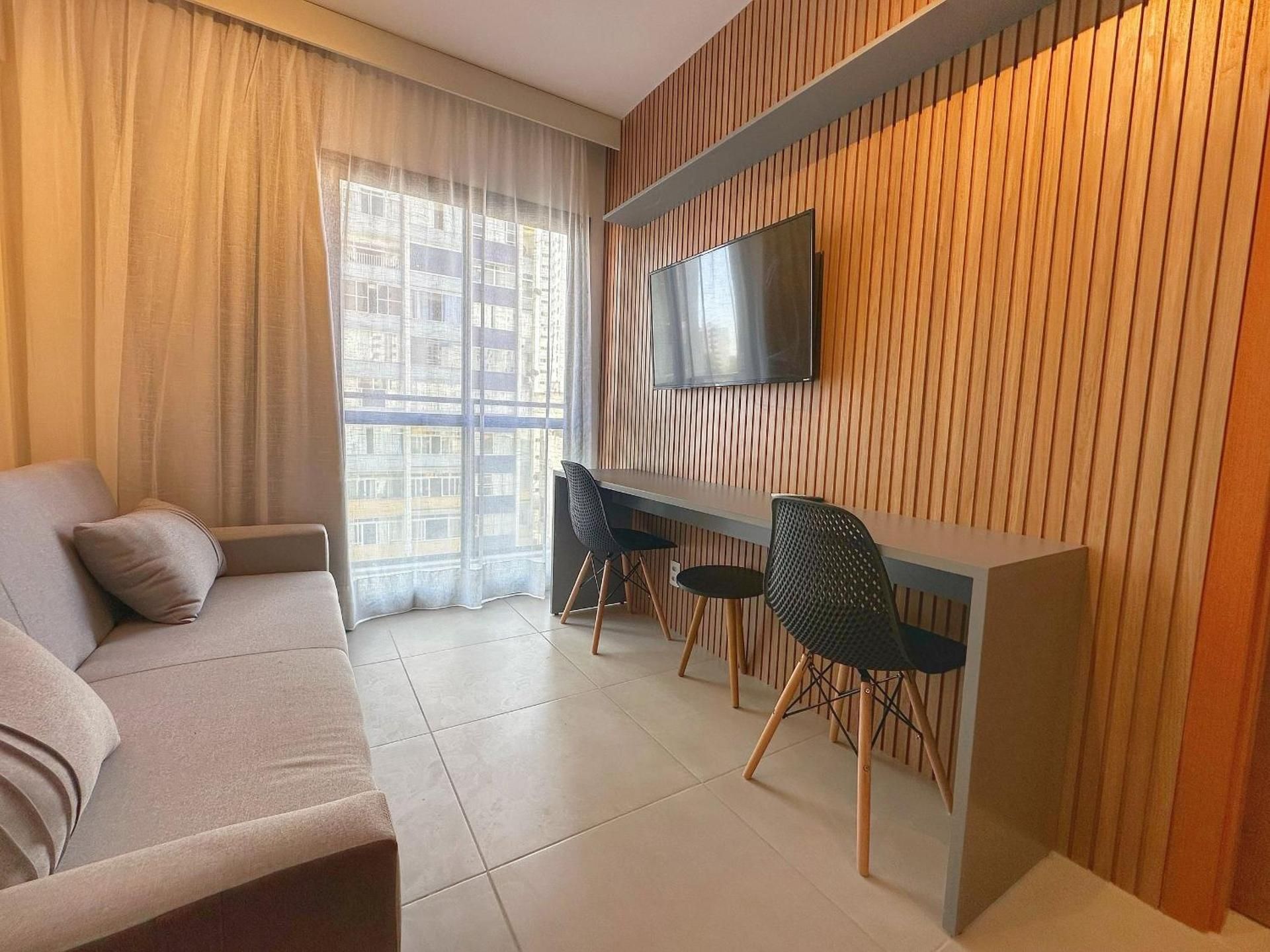 Deluxe One-Bedroom Apartment