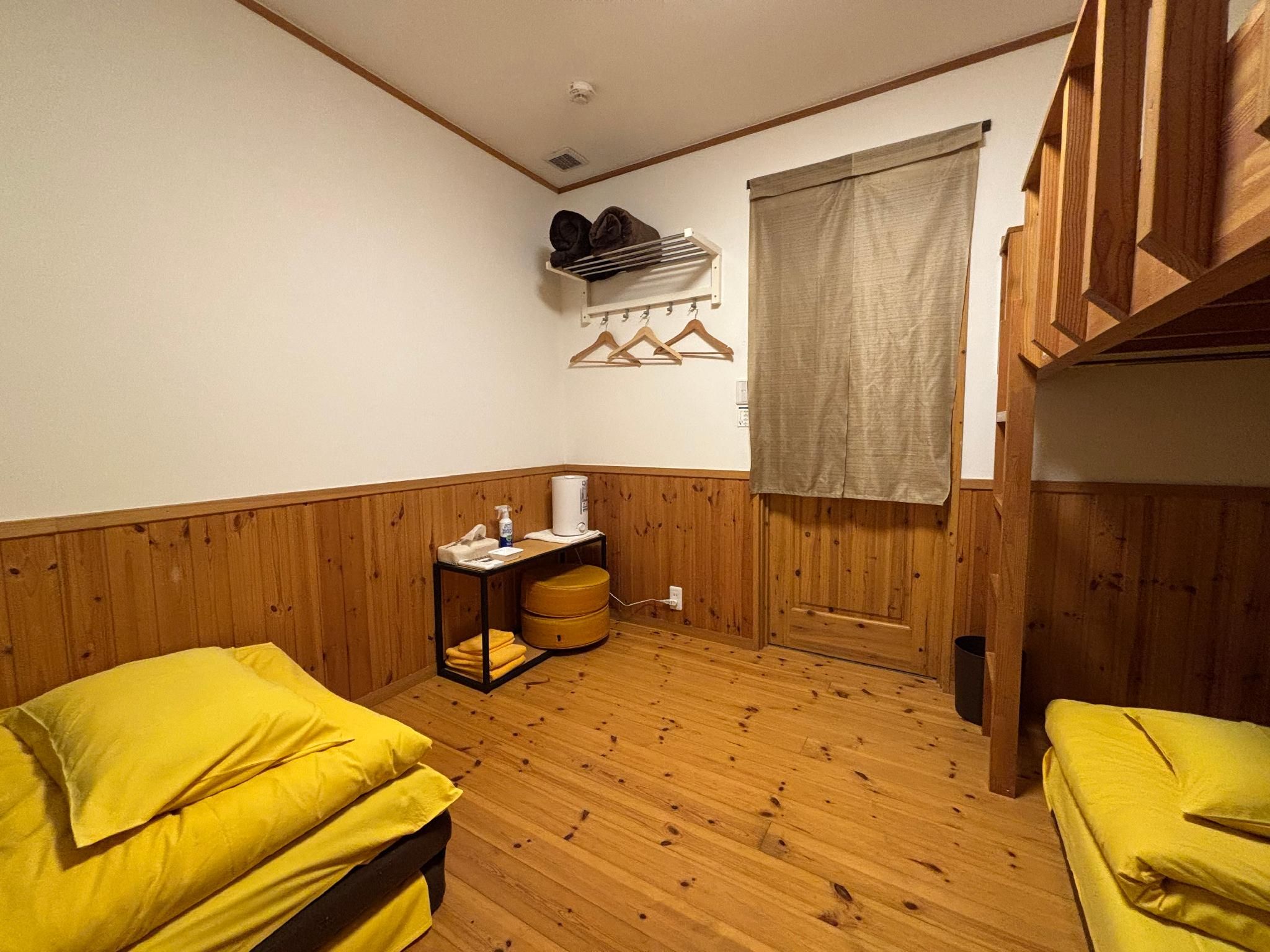 Economy Room